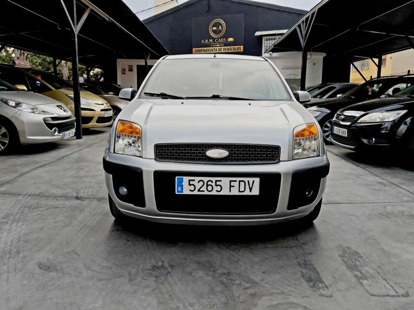 Ford Fusion 1.4 Newport Durashift EST Gris - 1