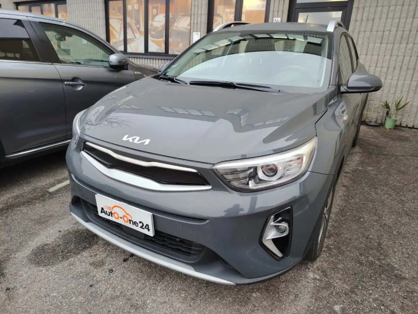 Kia Stonic 1.0 T-GDi 100 CV MHEV iMT Style PREZZO REALE Gris - 2