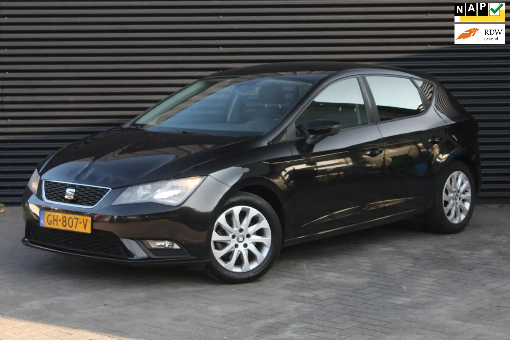 SEAT Leon 1.2 TSI Style | Export of handel | Schwarz - 1