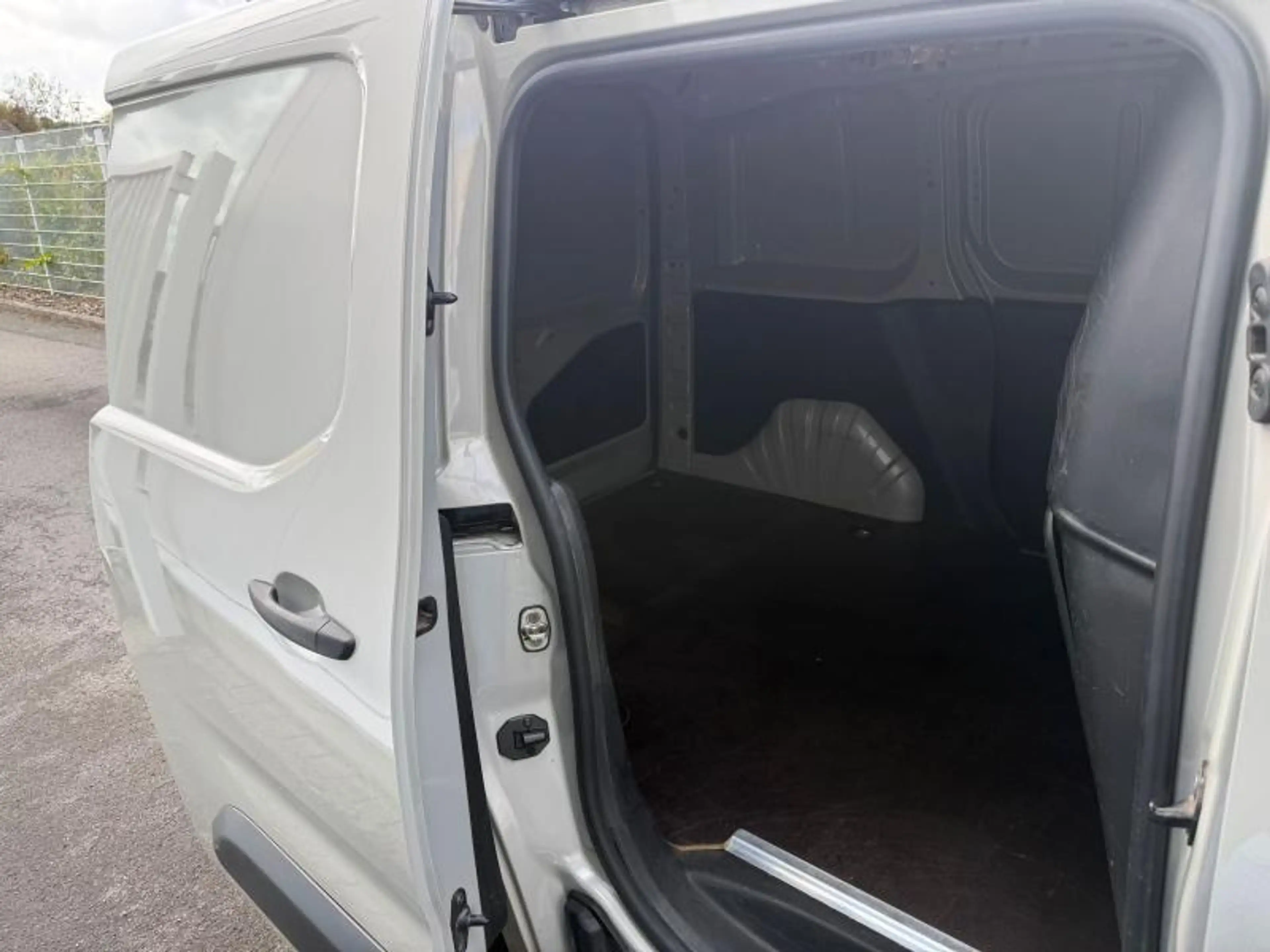 Peugeot Partner Light Standard Premium — photo 9