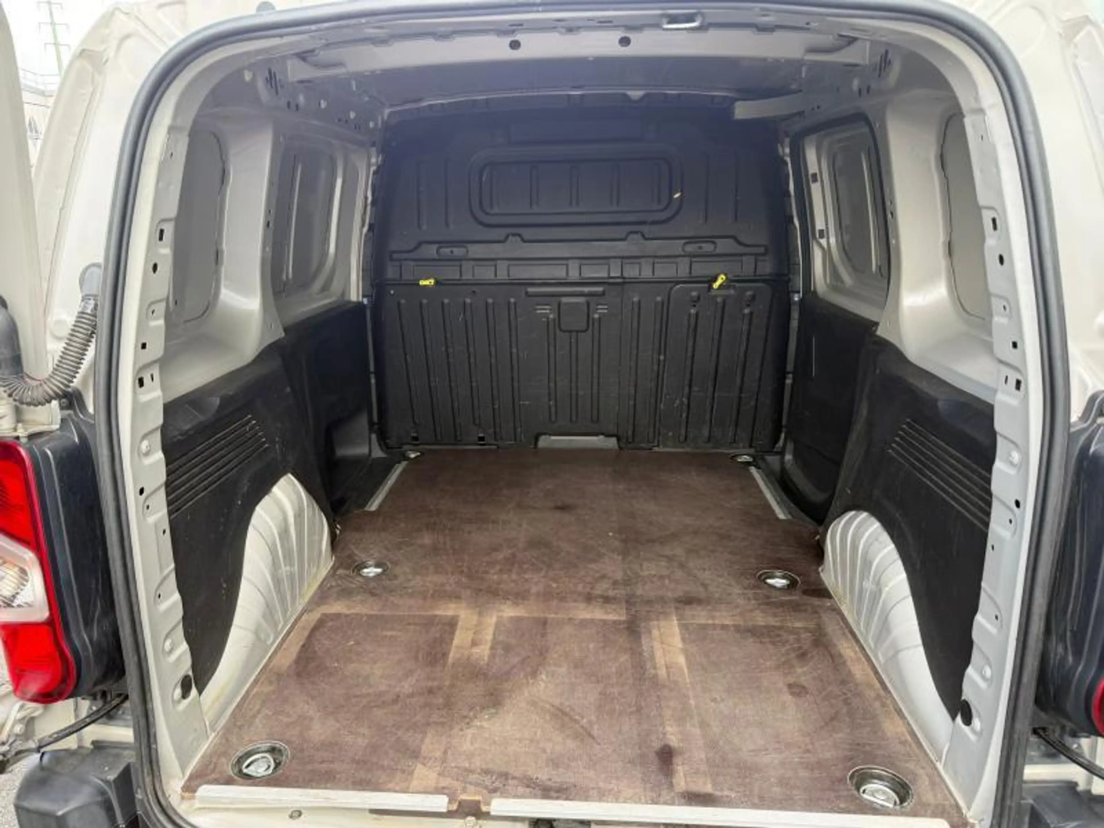 Peugeot Partner Light Standard Premium — photo 8
