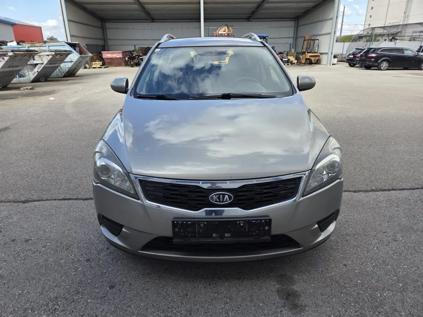 Kia Ceed / cee'd cee'd SW 1,6 CRDi Cool Surf & Drive DPF ISG !EXPORTWAGEN! Grau - 2