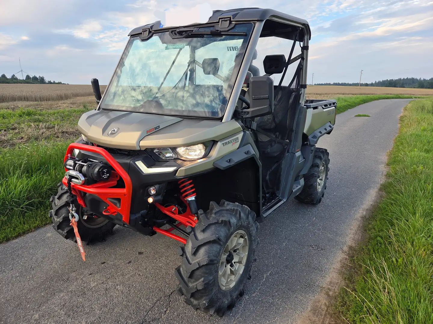 Can-Am Traxter HD10 XMR Siyah - 1