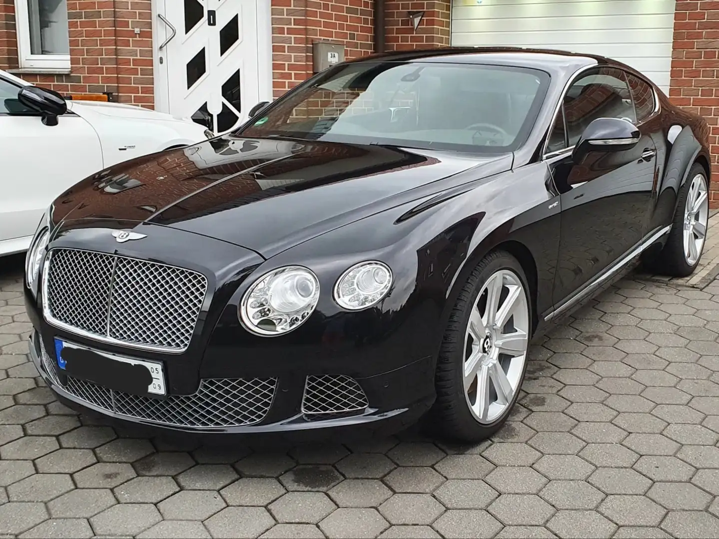 Bentley Continental GT Continental GT W12 Mulliner crna - 1