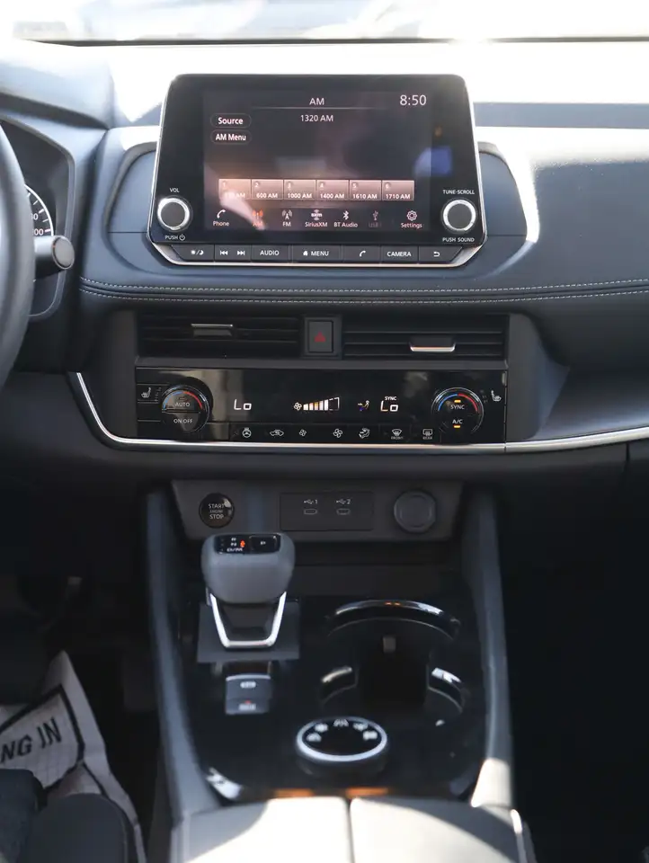 Nissan Rogue снимка Nissan Rogue