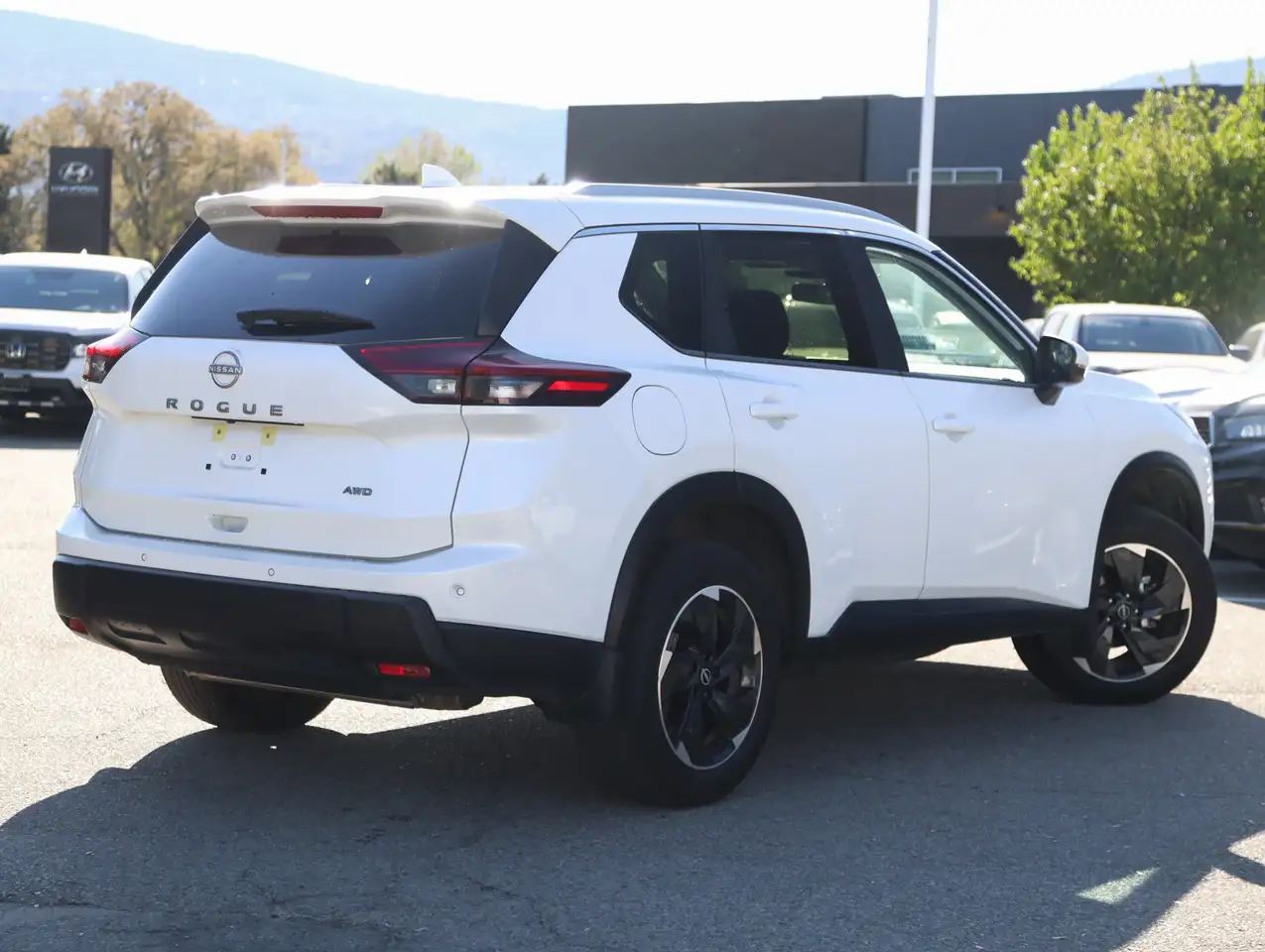 Nissan Rogue снимка Nissan Rogue