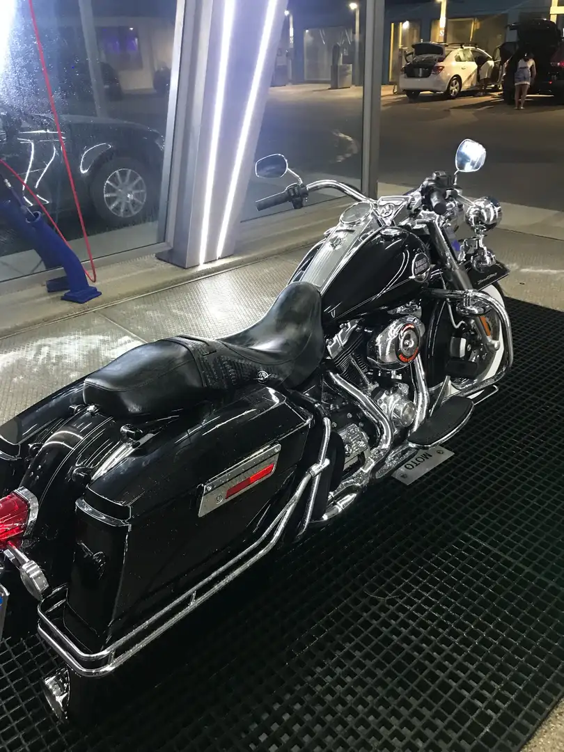 Harley-Davidson Road King FLHRC - 1