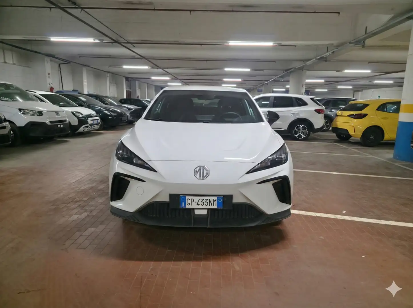 MG MG4 4 64kwh Comfort Blanc - 2