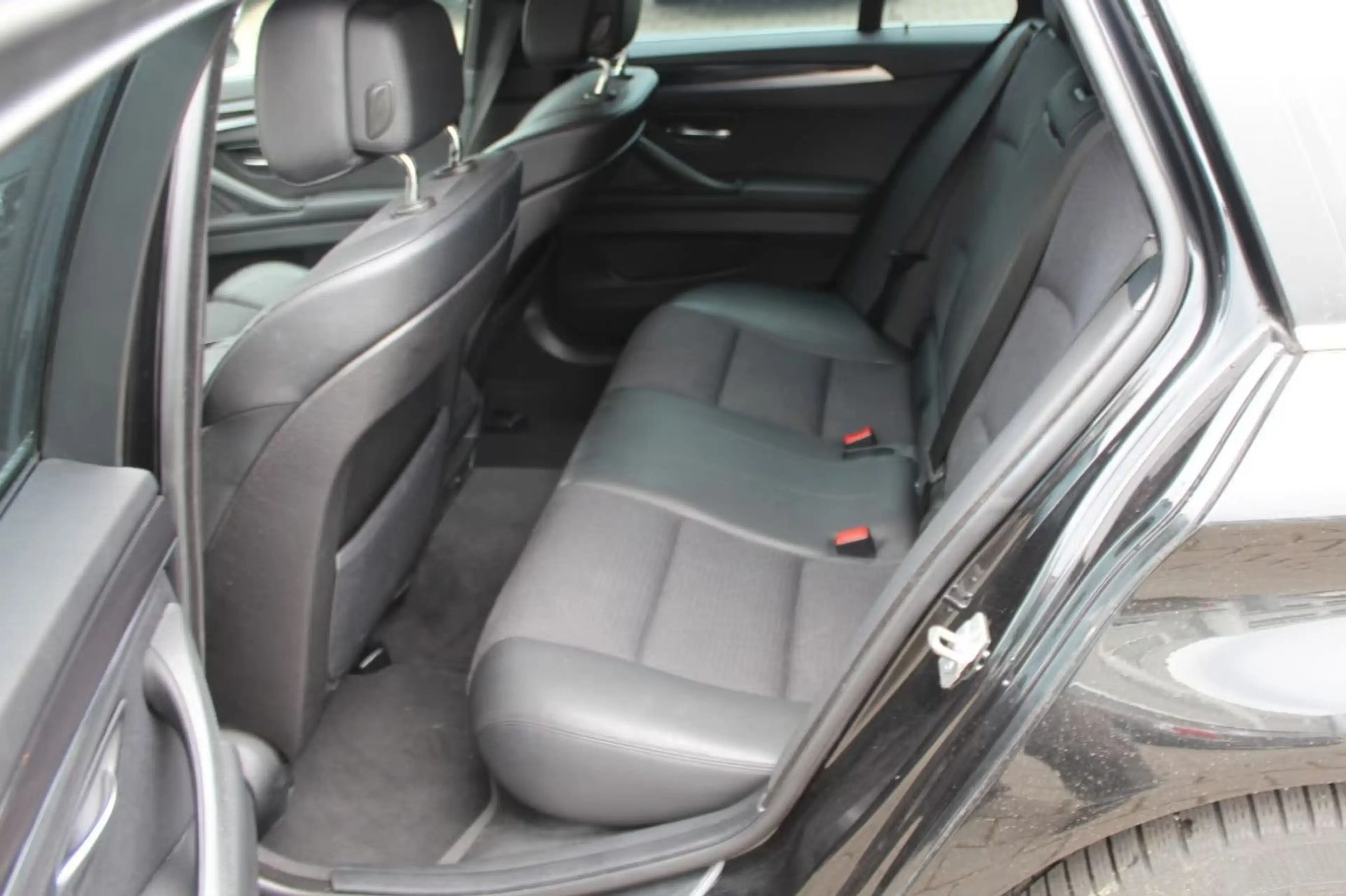 BMW 535 d Touring xDrive Navi prof. Autom.Xeno AHK — photo 7