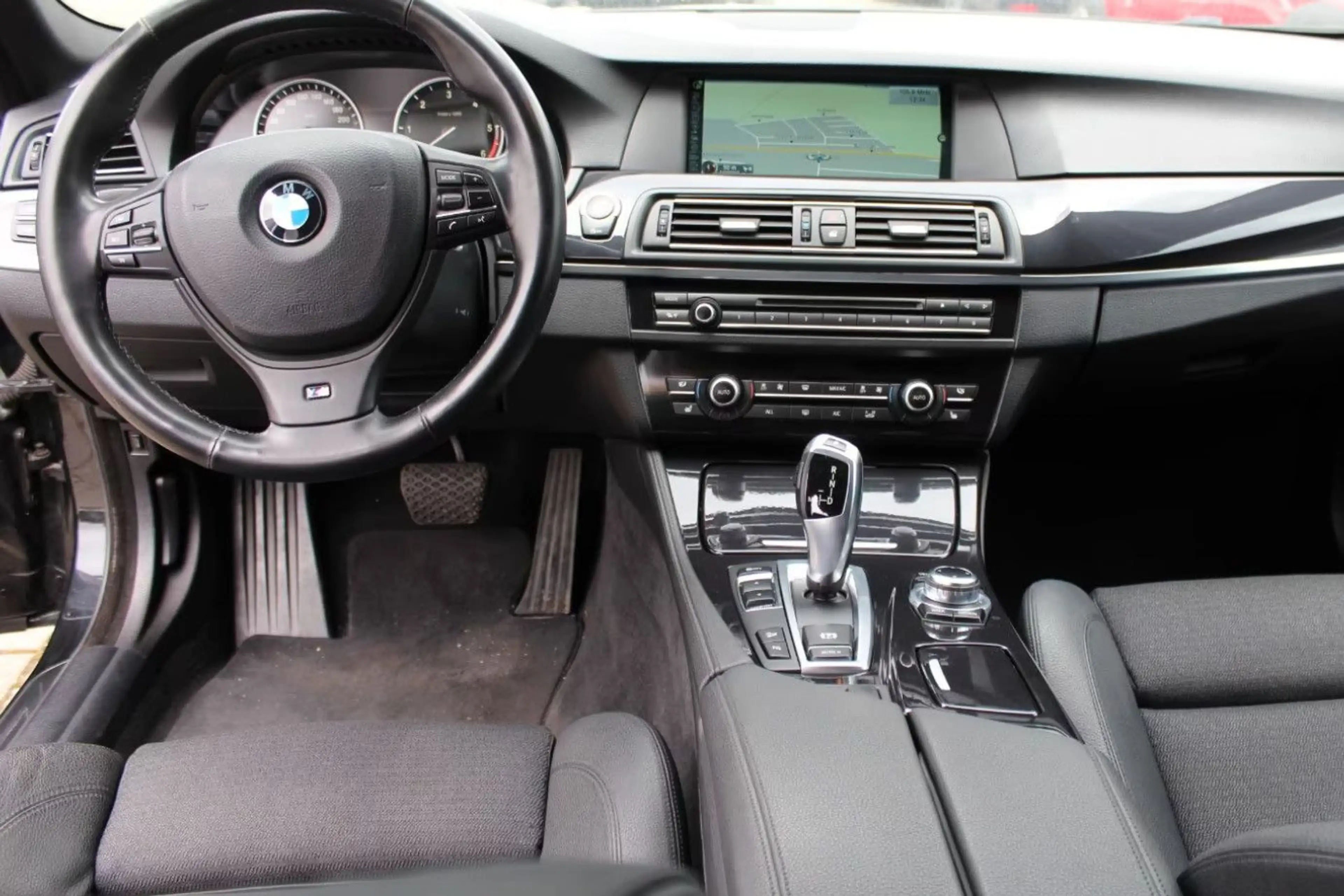 BMW 535 d Touring xDrive Navi prof. Autom.Xeno AHK — photo 5