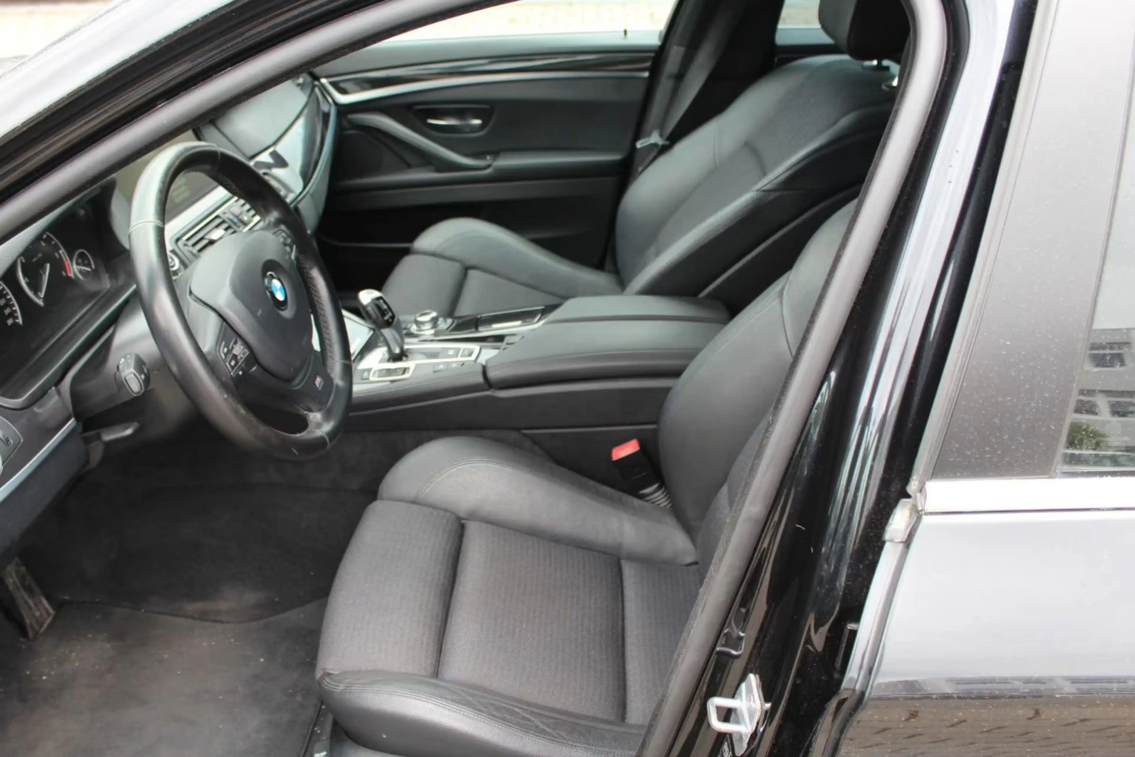 BMW 535 d Touring xDrive Navi prof. Autom.Xeno AHK — photo 6