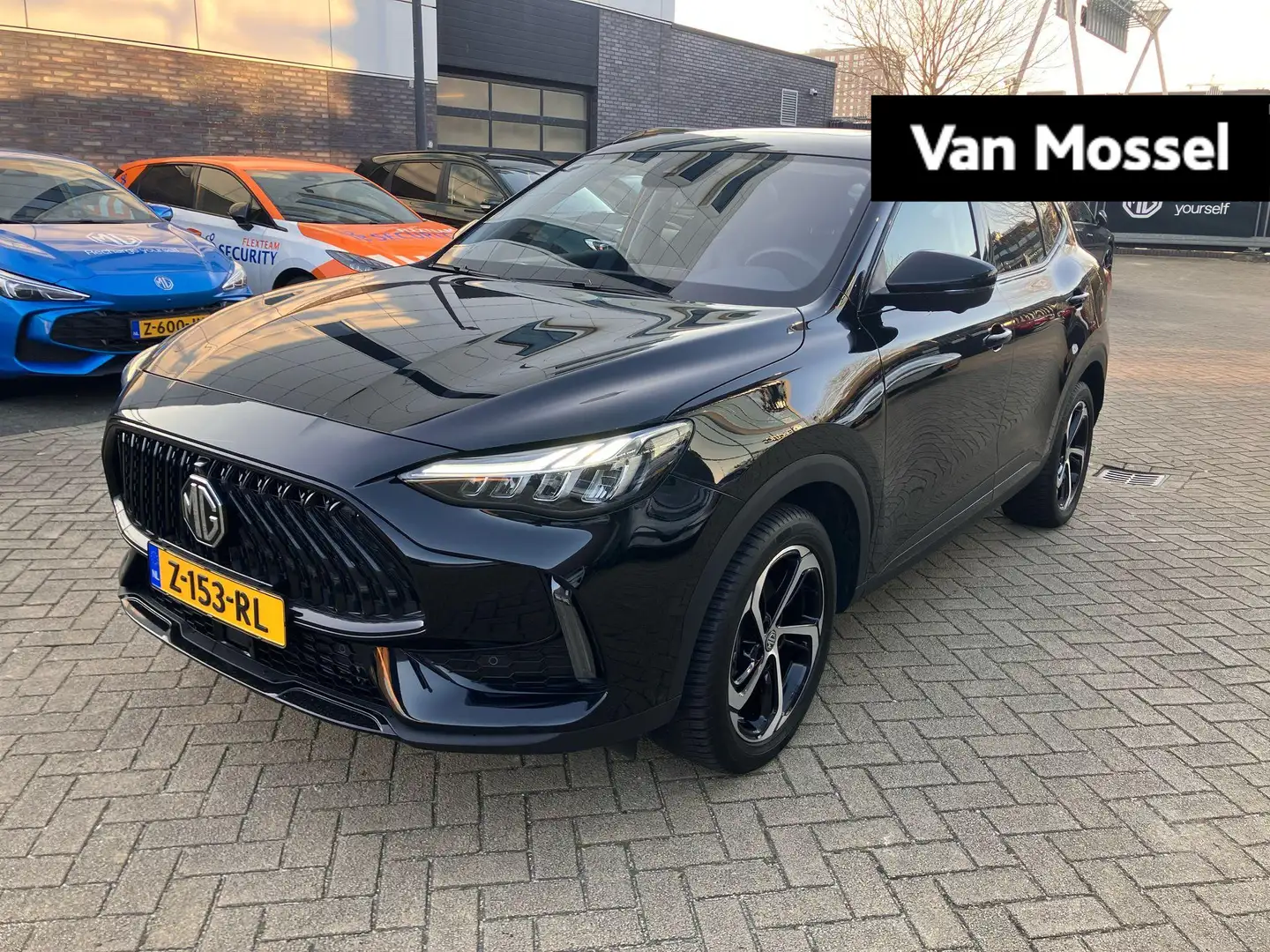MG EHS 1.5 T-GDI PHEV Aut. Luxury | Black-Pack | Navi | L Zwart - 1