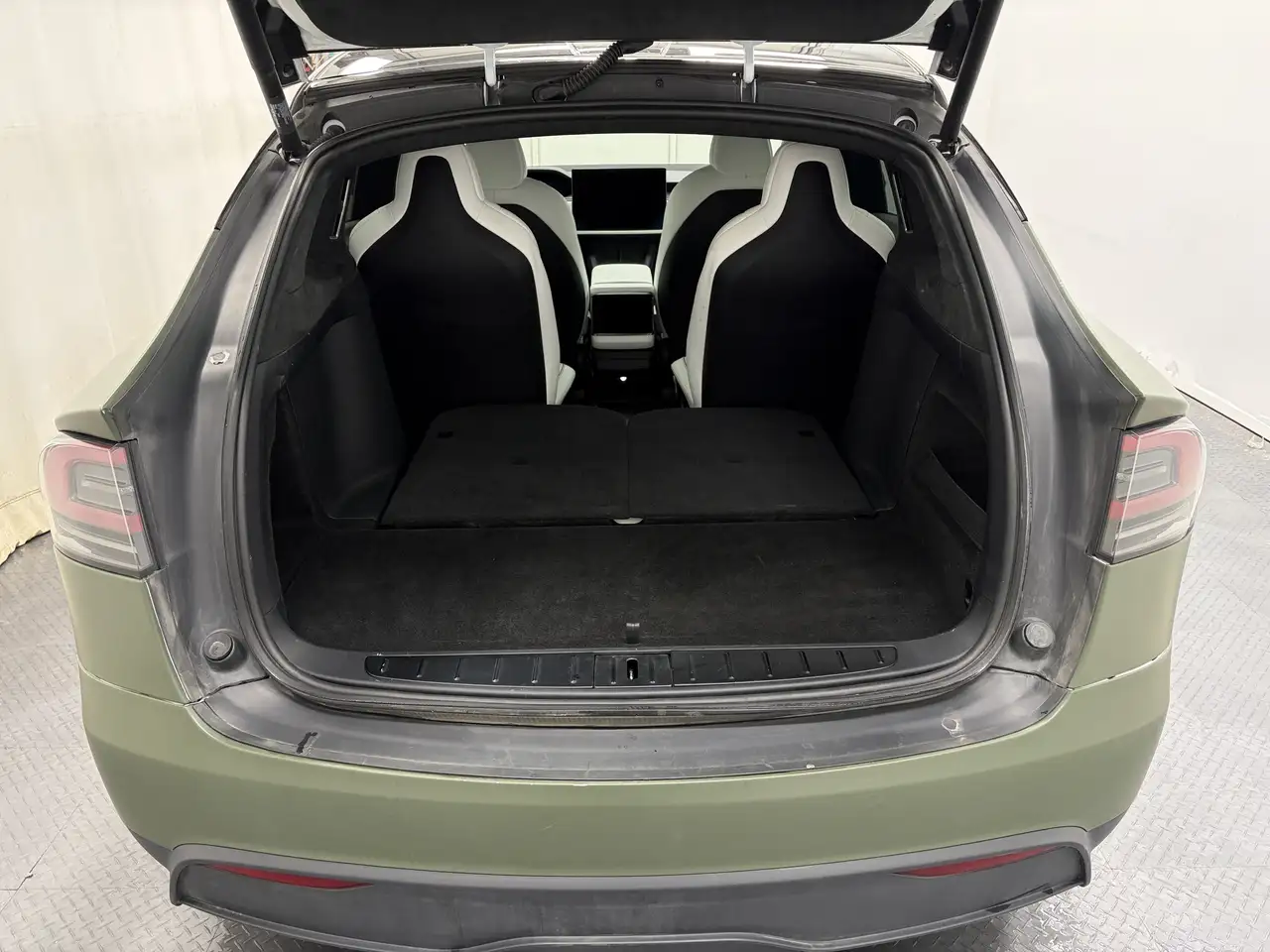 Tesla Model X снимка Tesla Model X