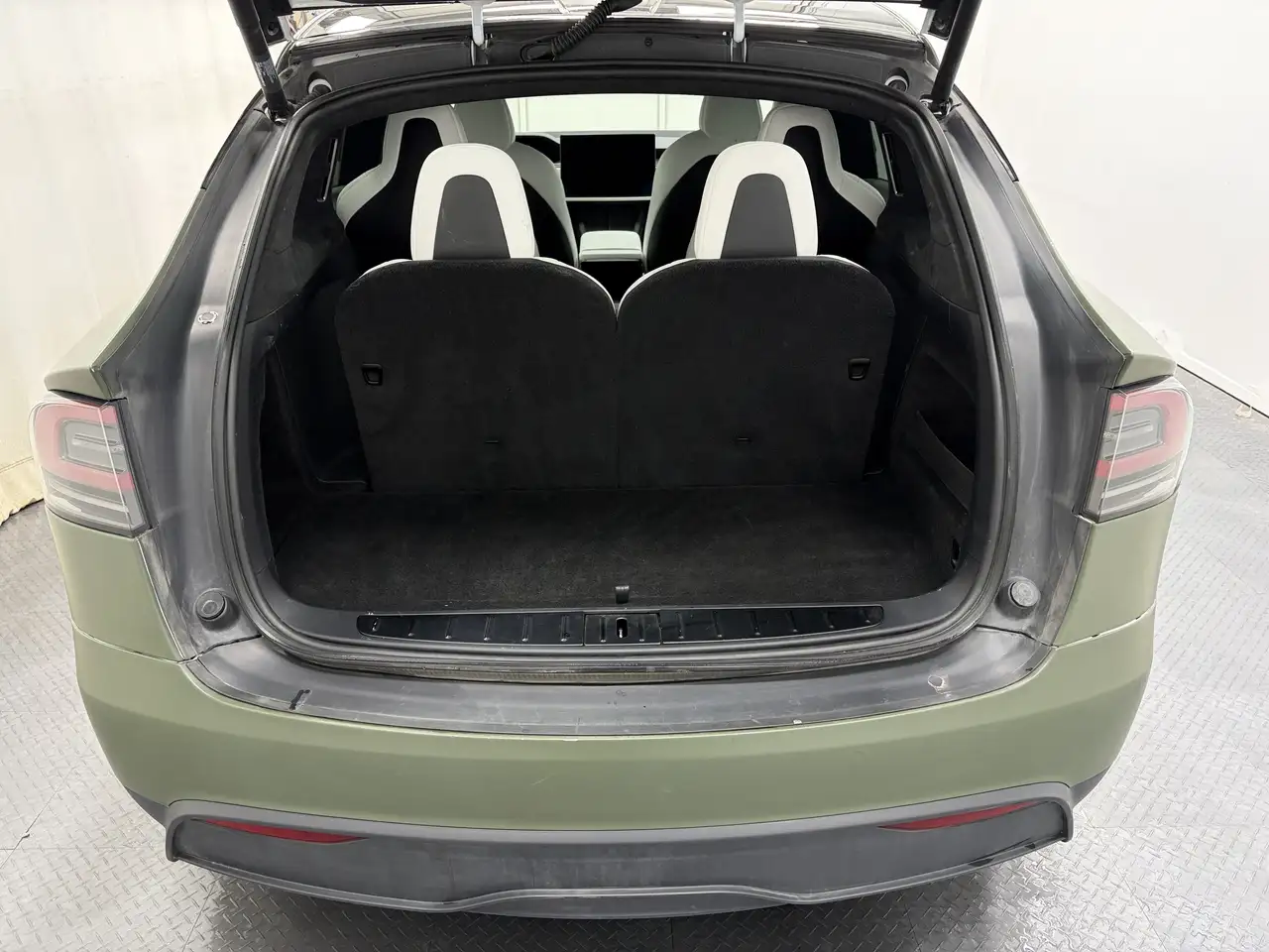 Tesla Model X снимка Tesla Model X