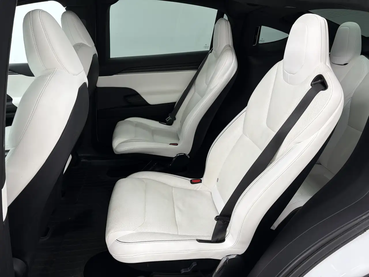 Tesla Model X снимка Tesla Model X