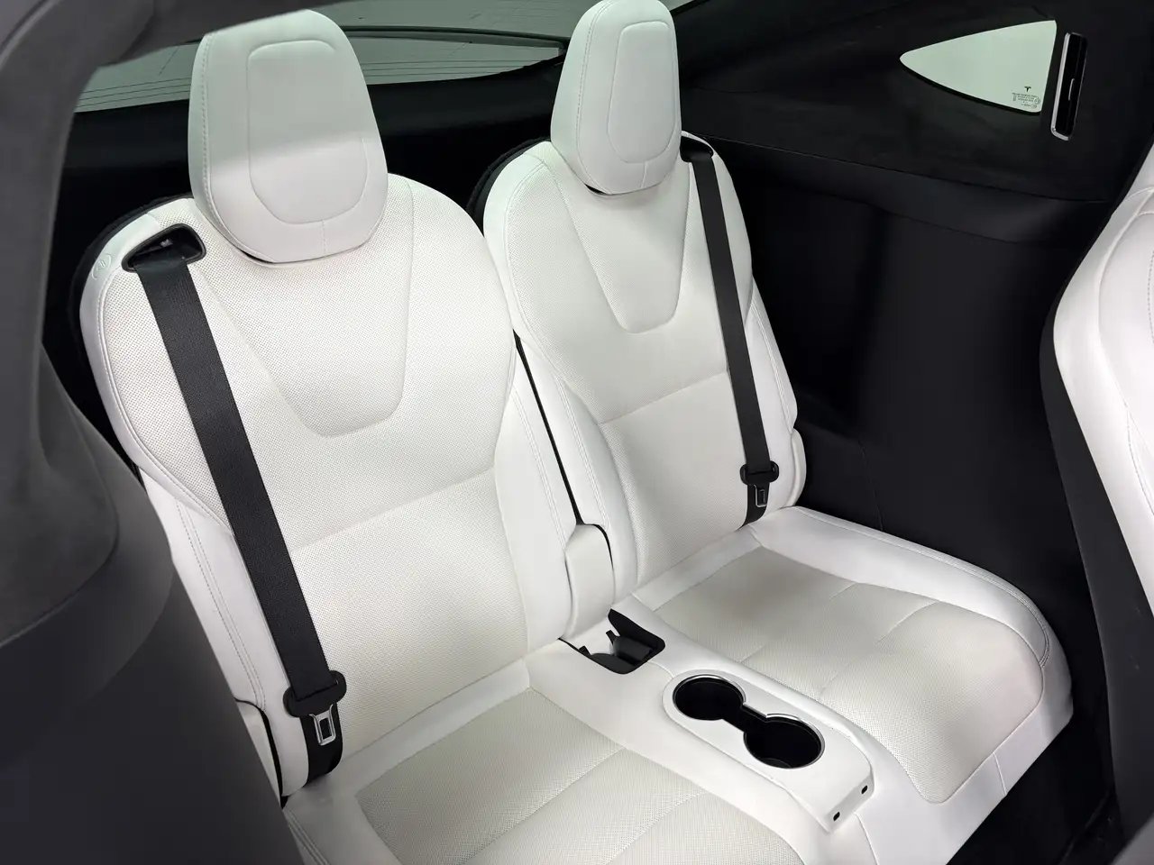 Tesla Model X снимка Tesla Model X