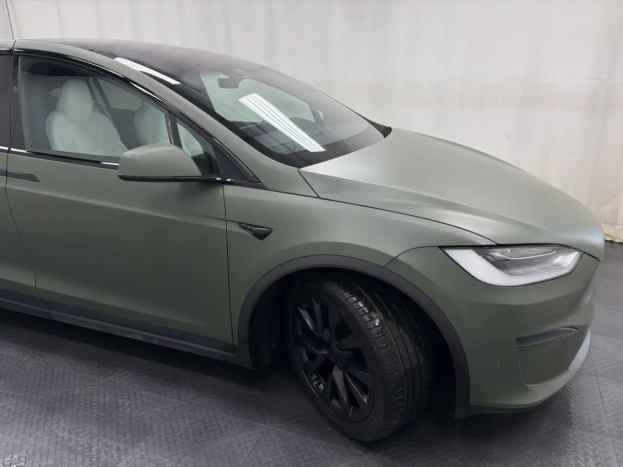 Tesla Model X снимка Tesla Model X