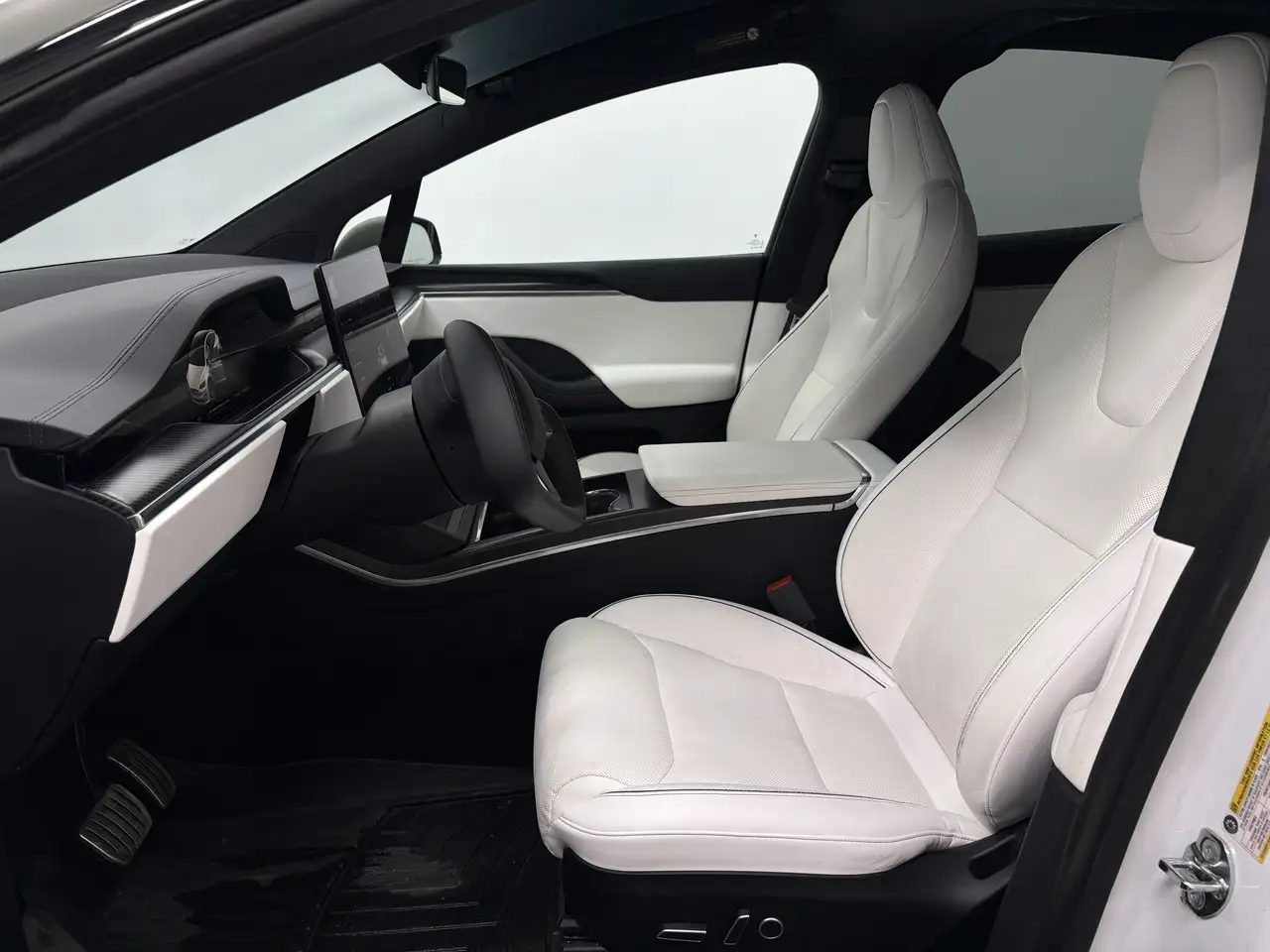Tesla Model X снимка Tesla Model X