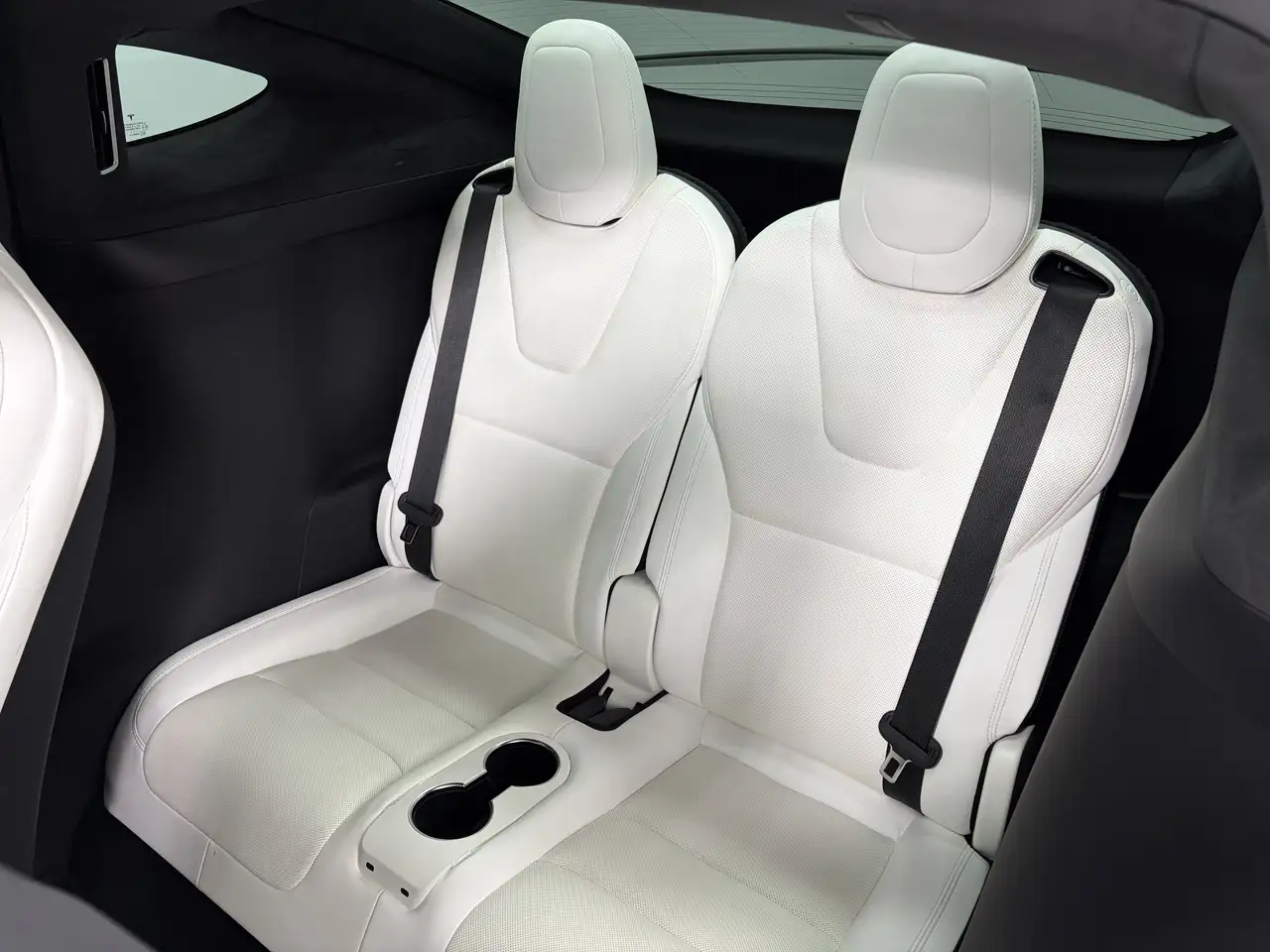 Tesla Model X снимка Tesla Model X