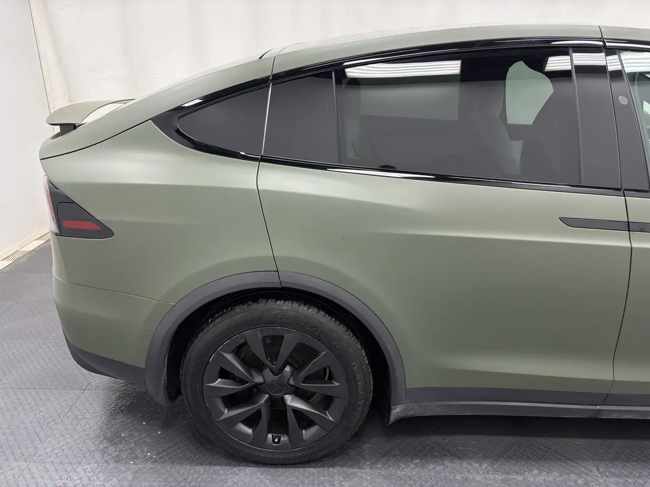 Tesla Model X снимка Tesla Model X