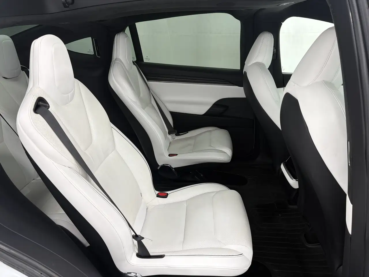 Tesla Model X снимка Tesla Model X