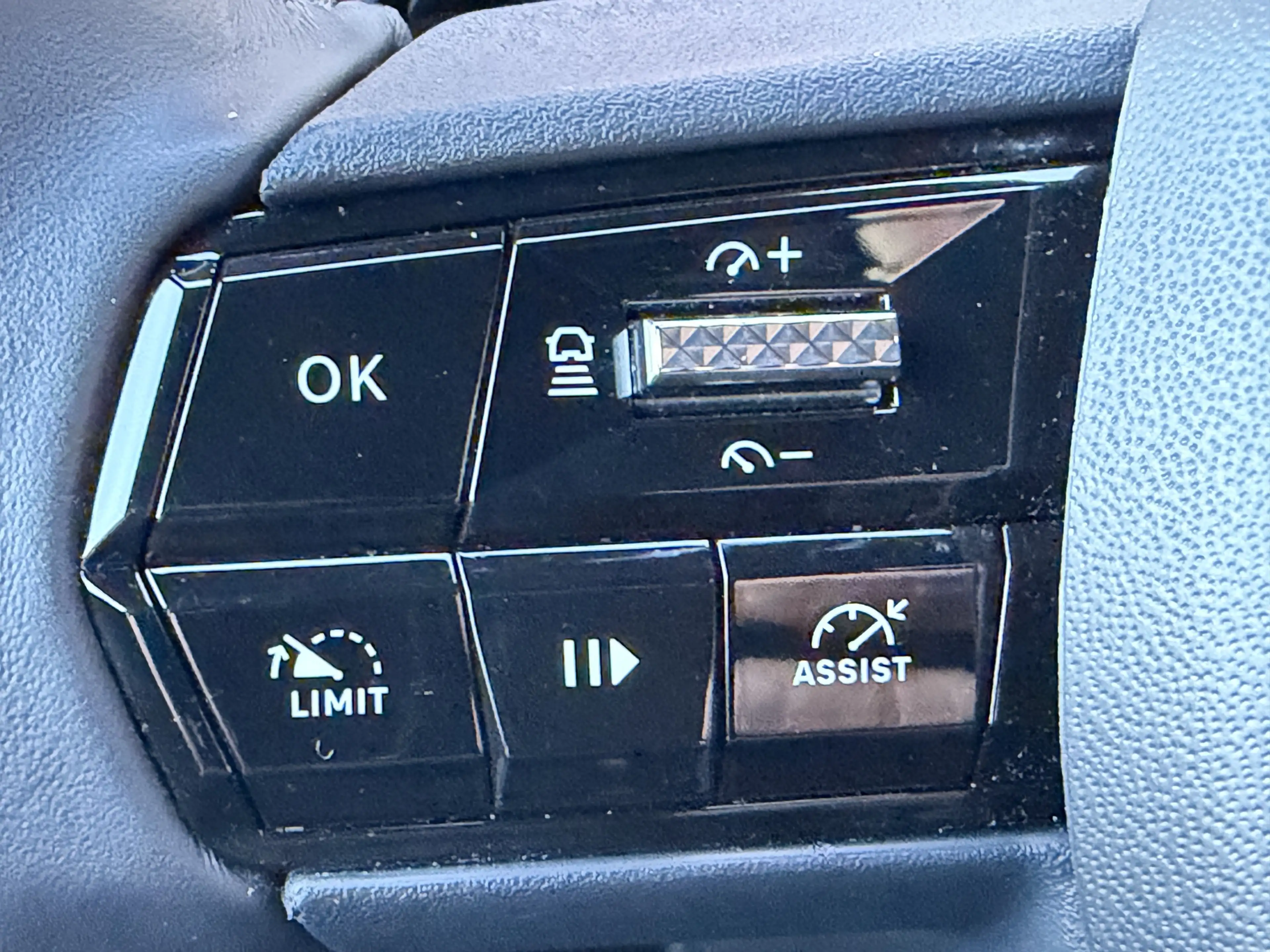 Alfa Romeo Junior 1.2 Turbo Hybrid Ibrida Speciale (Elektrische Klep — photo 11