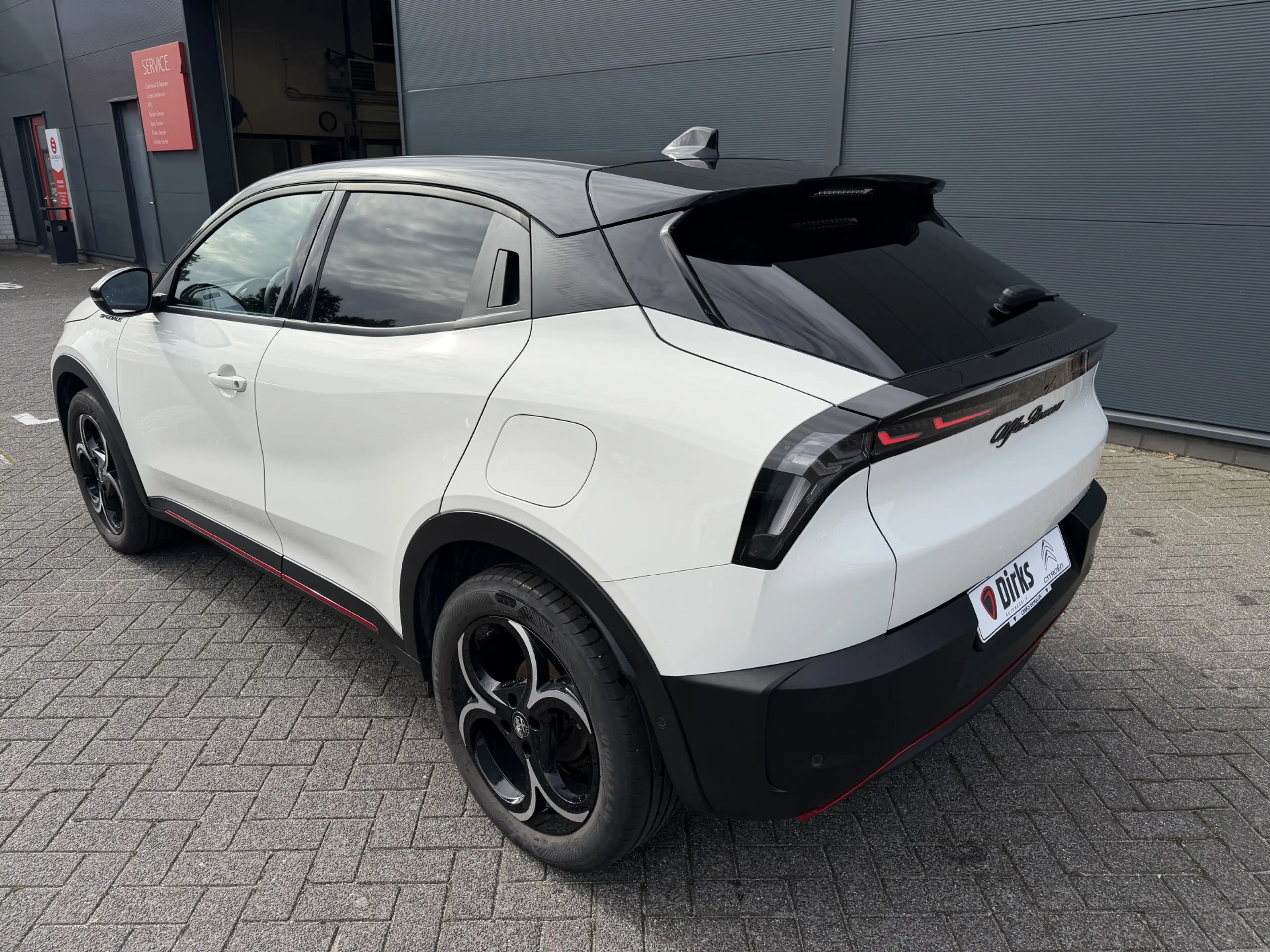 Alfa Romeo Junior 1.2 Turbo Hybrid Ibrida Speciale (Elektrische Klep — photo 4