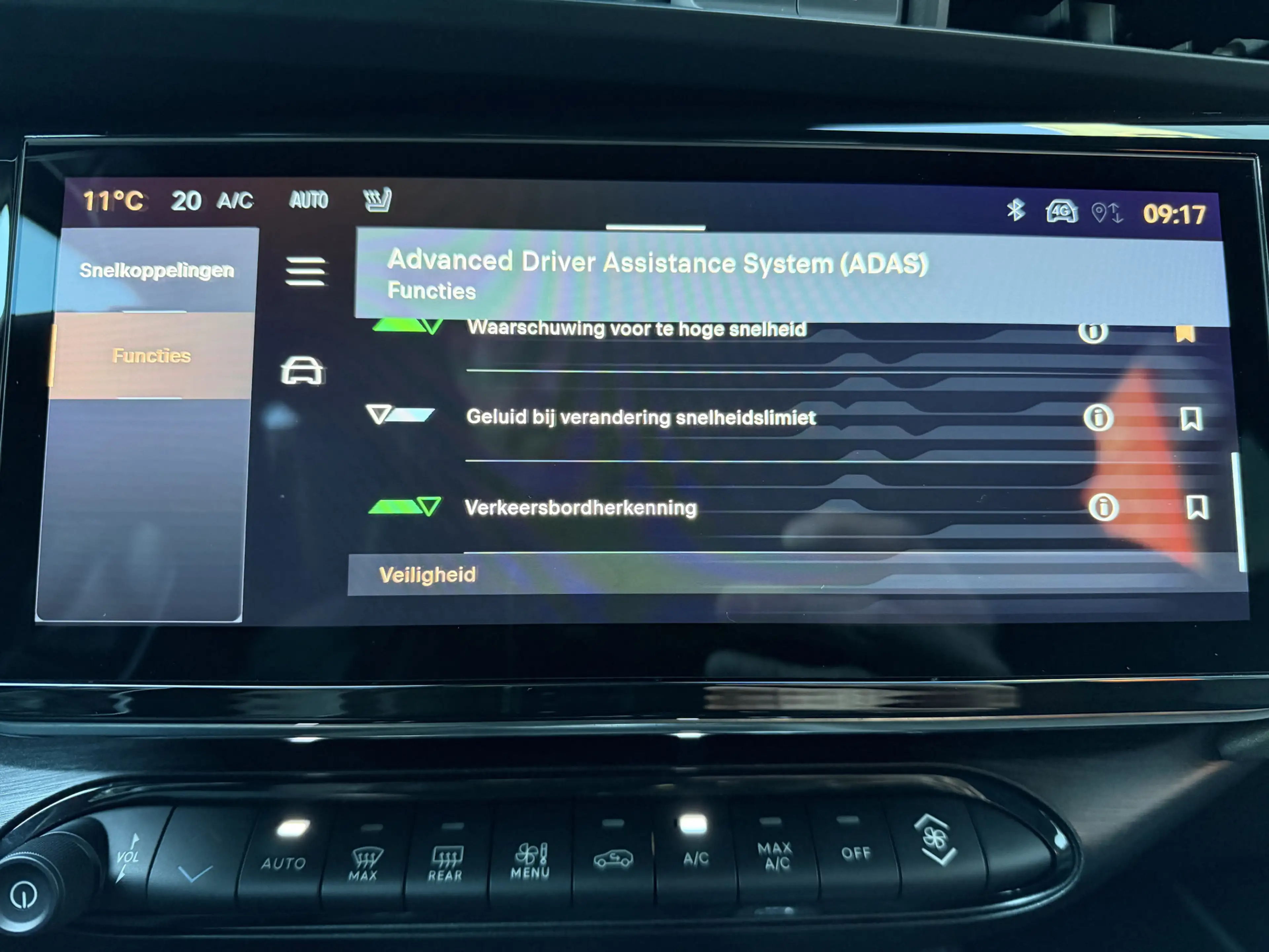 Alfa Romeo Junior 1.2 Turbo Hybrid Ibrida Speciale (Elektrische Klep — photo 18