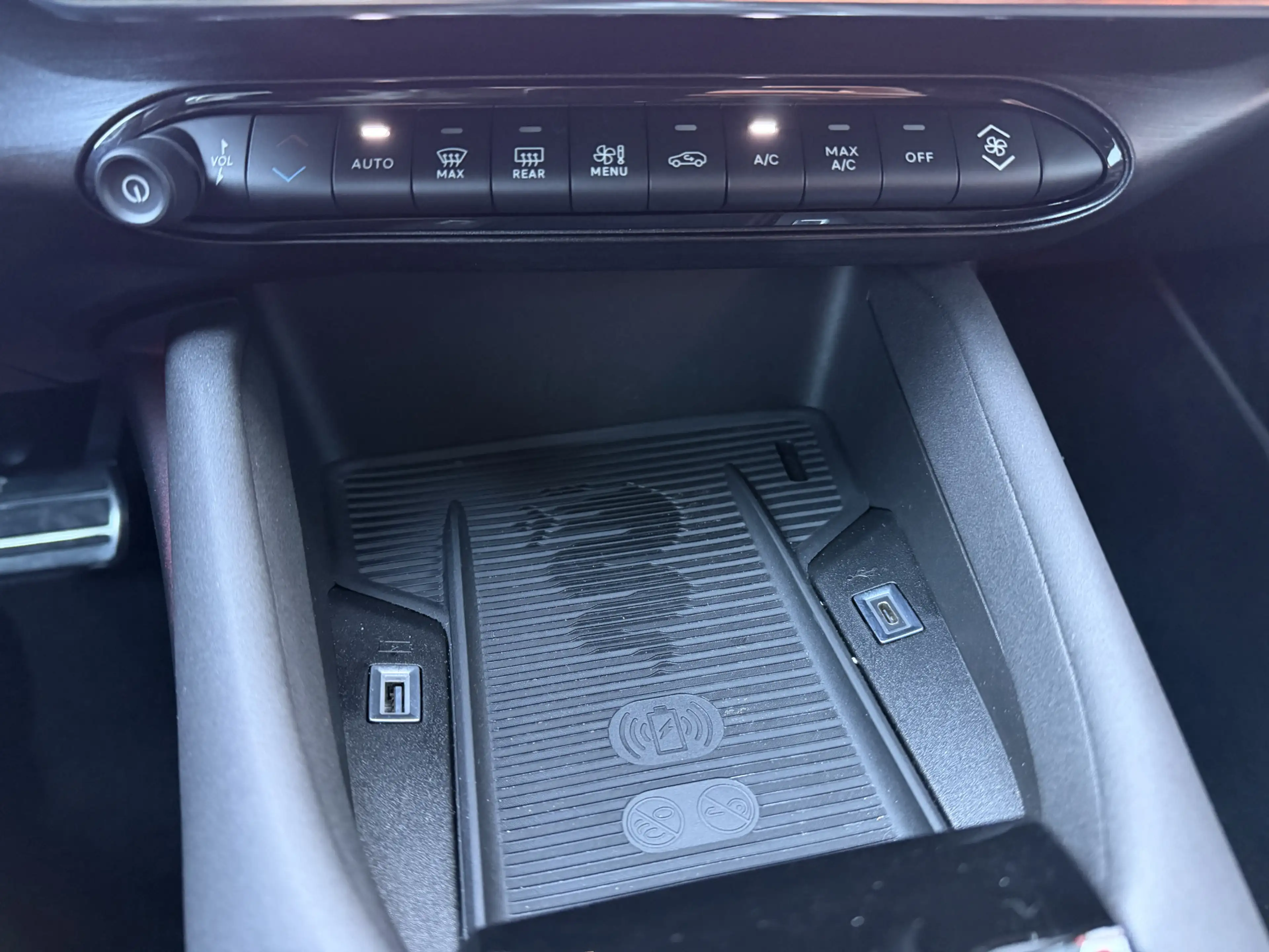 Alfa Romeo Junior 1.2 Turbo Hybrid Ibrida Speciale (Elektrische Klep — photo 23