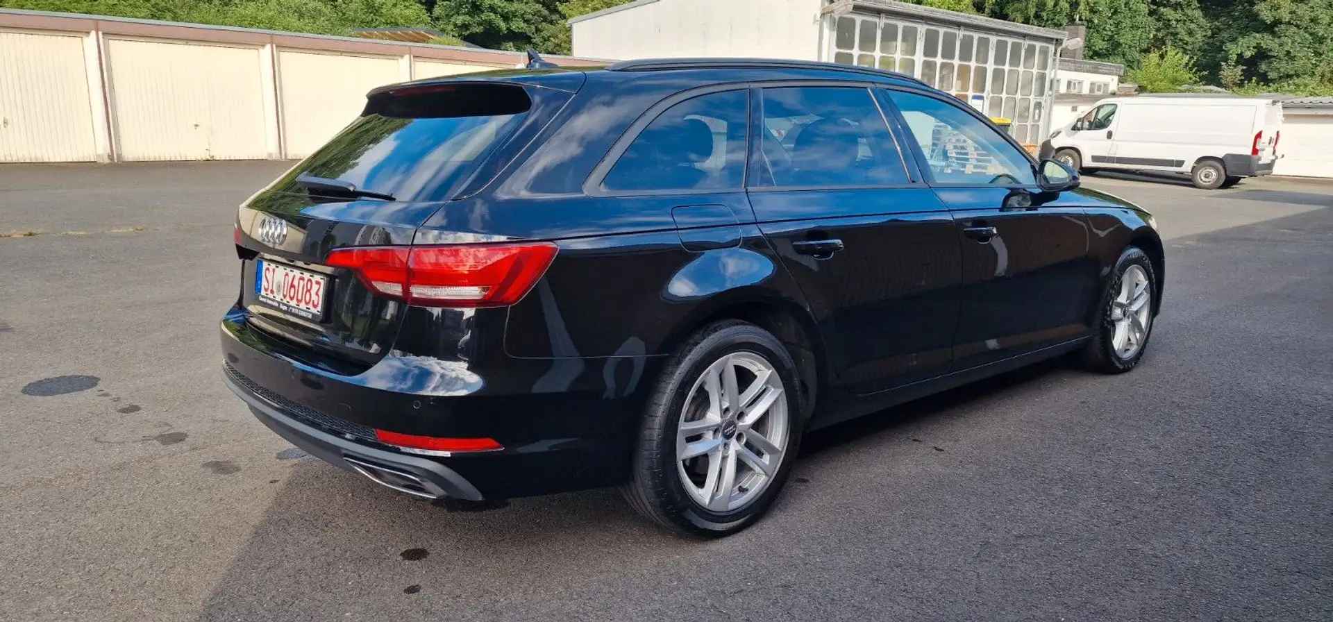Audi A4 35TDI S tronic Avant*Xenon*Navi*AHK*Kamera*1H Schwarz - 2