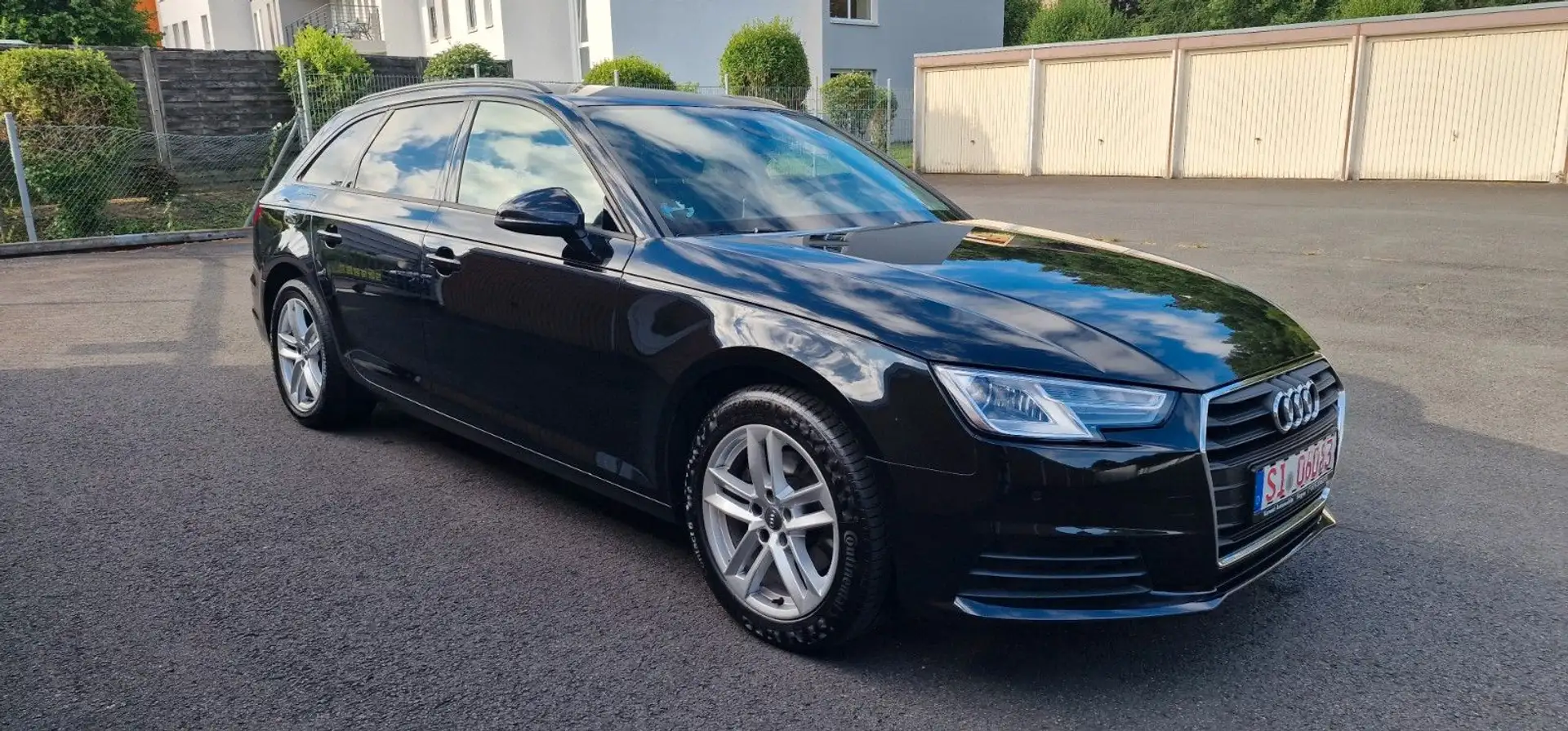 Audi A4 35TDI S tronic Avant*Xenon*Navi*AHK*Kamera*1H Schwarz - 1