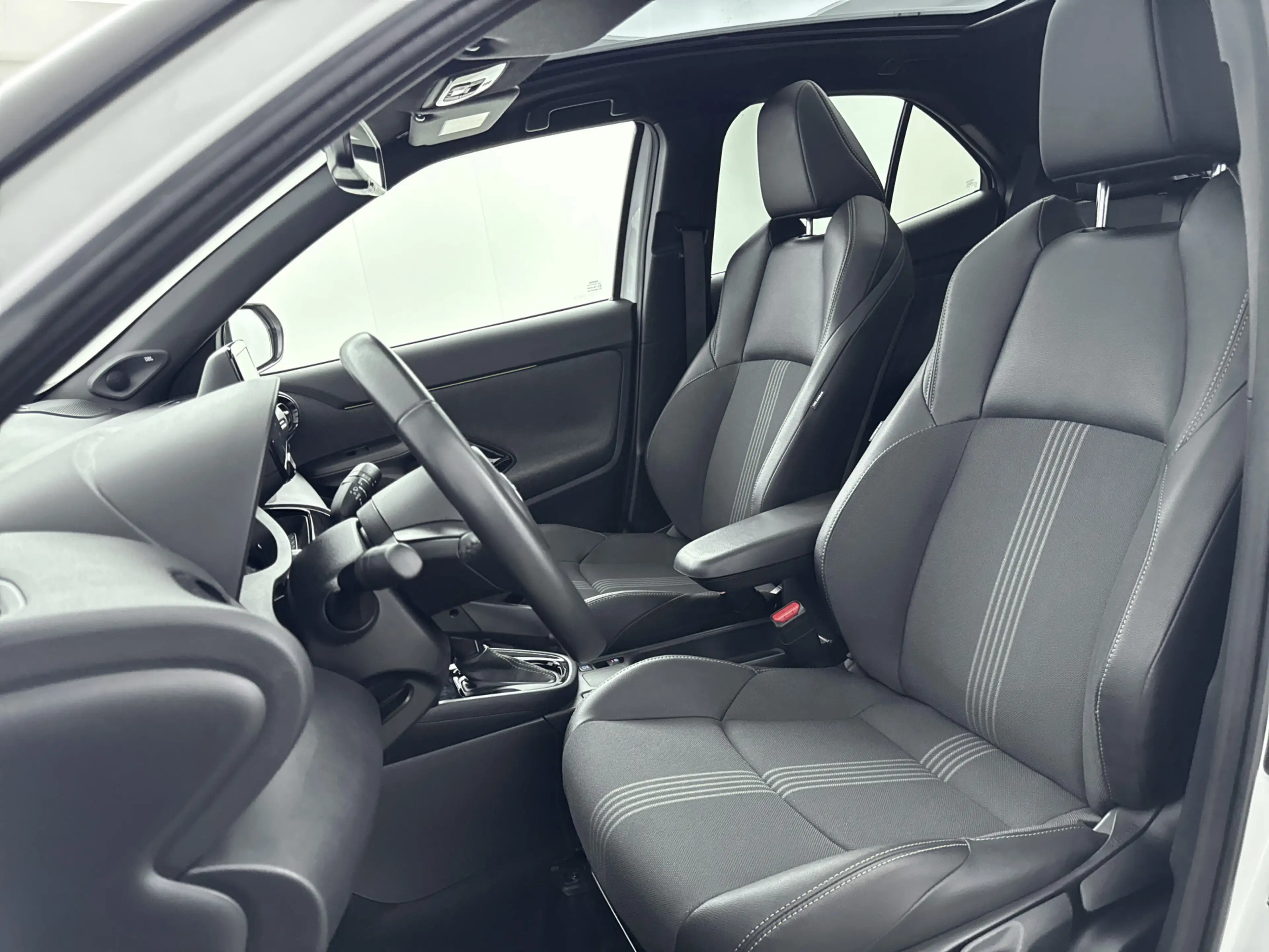 Toyota Yaris Cross 1.5 Hybrid Adventure | Sensoren V+A | Panoramadak — photo 4