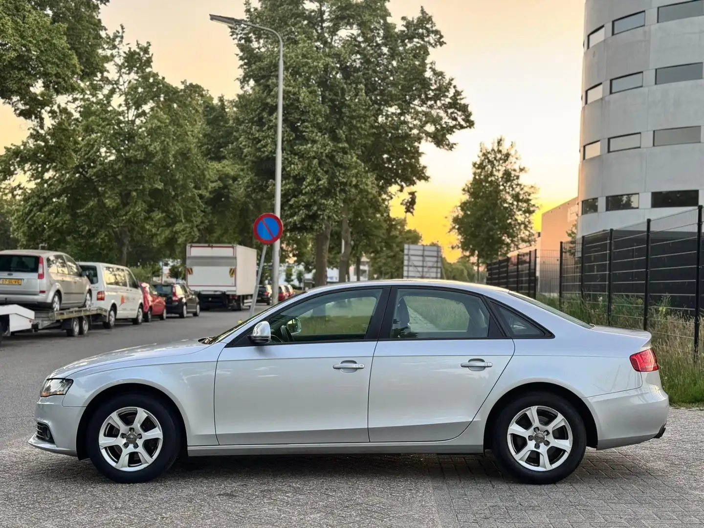 Audi A4 Limousine 1.8 TFSI Pro Line Szary - 2