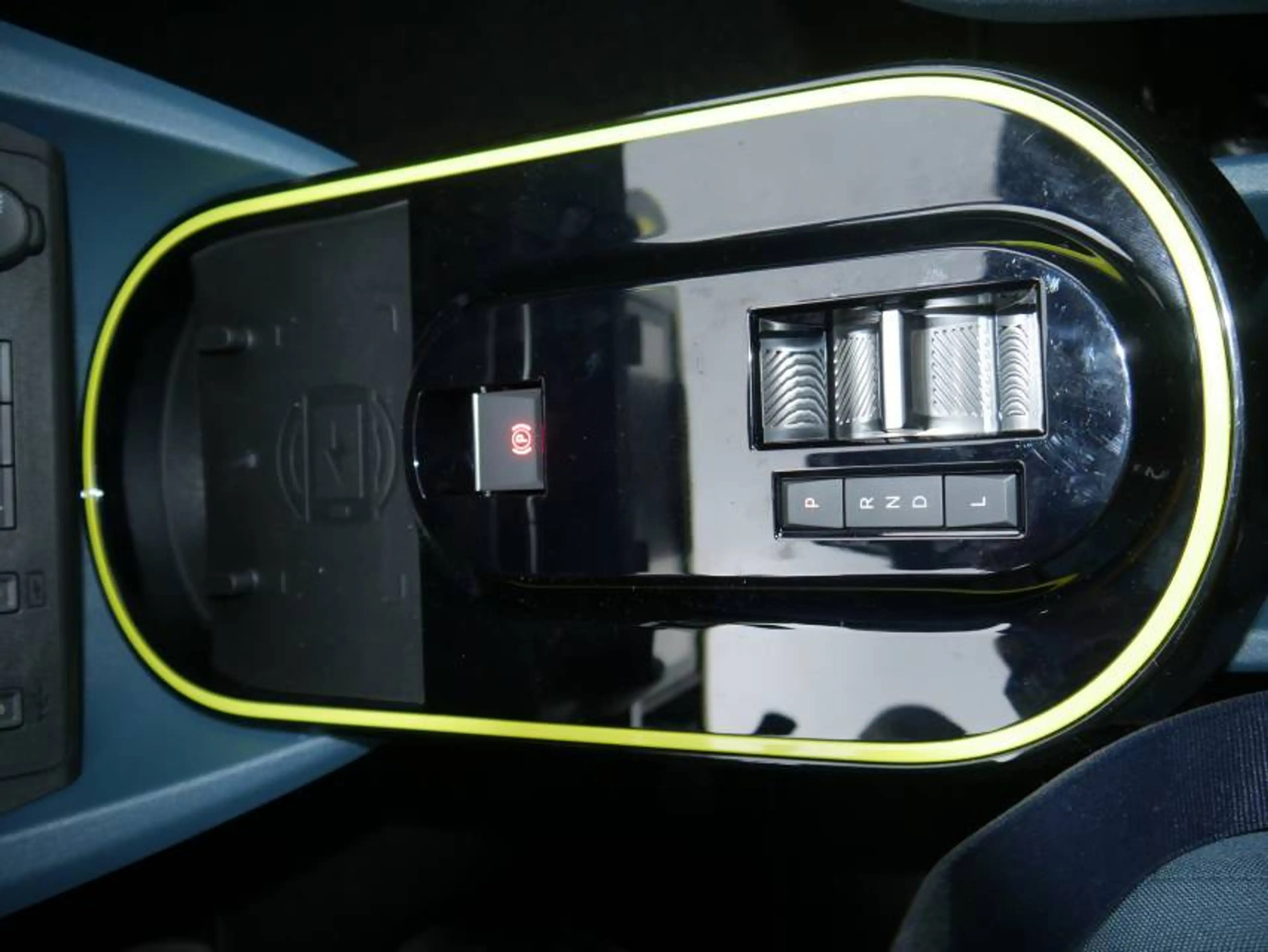 Fiat Grande Panda Hybrid la Prima Winterpaket (VOLL!) — photo 15