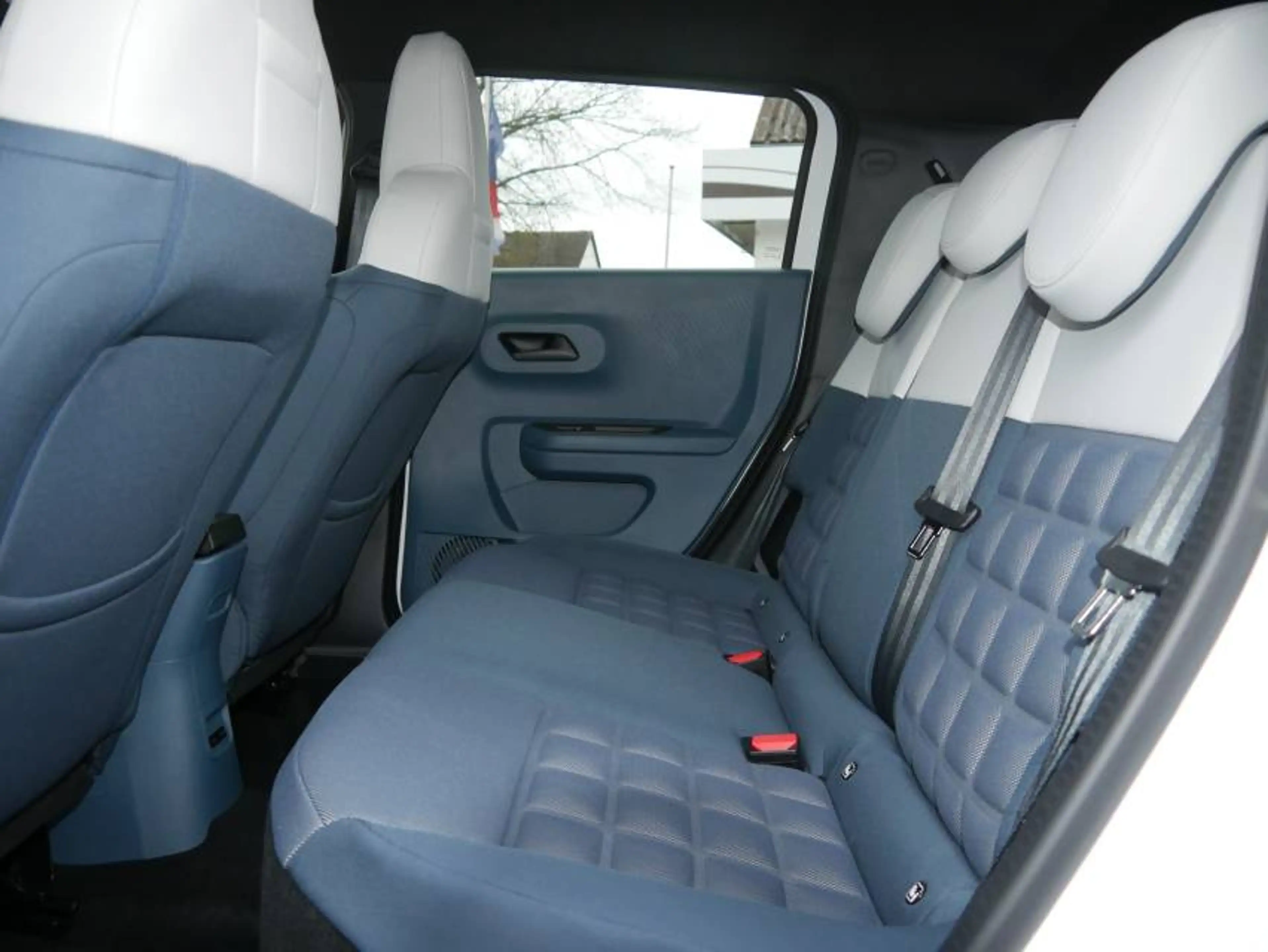 Fiat Grande Panda Hybrid la Prima Winterpaket (VOLL!) — photo 11