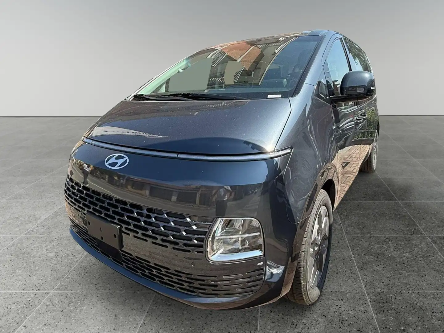 Hyundai STARIA 1.6 HEV AT 2WD 9 posti Wagon Gri - 1