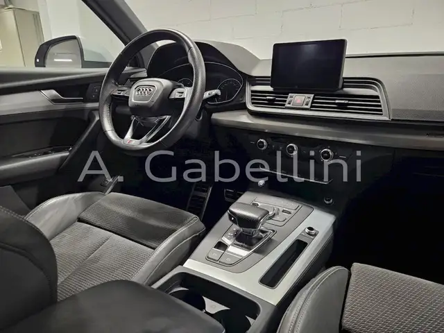 Audi Q5 view 6