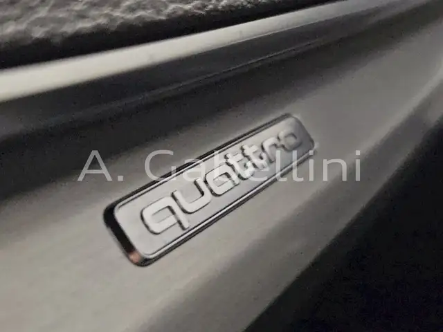 Audi Q5 view 14