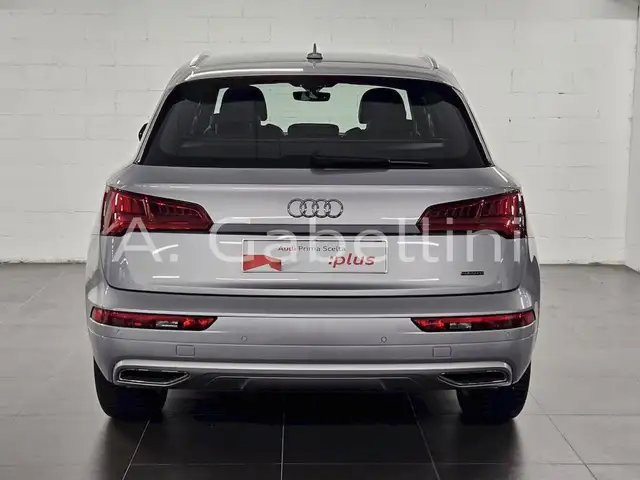 Audi Q5 view 5