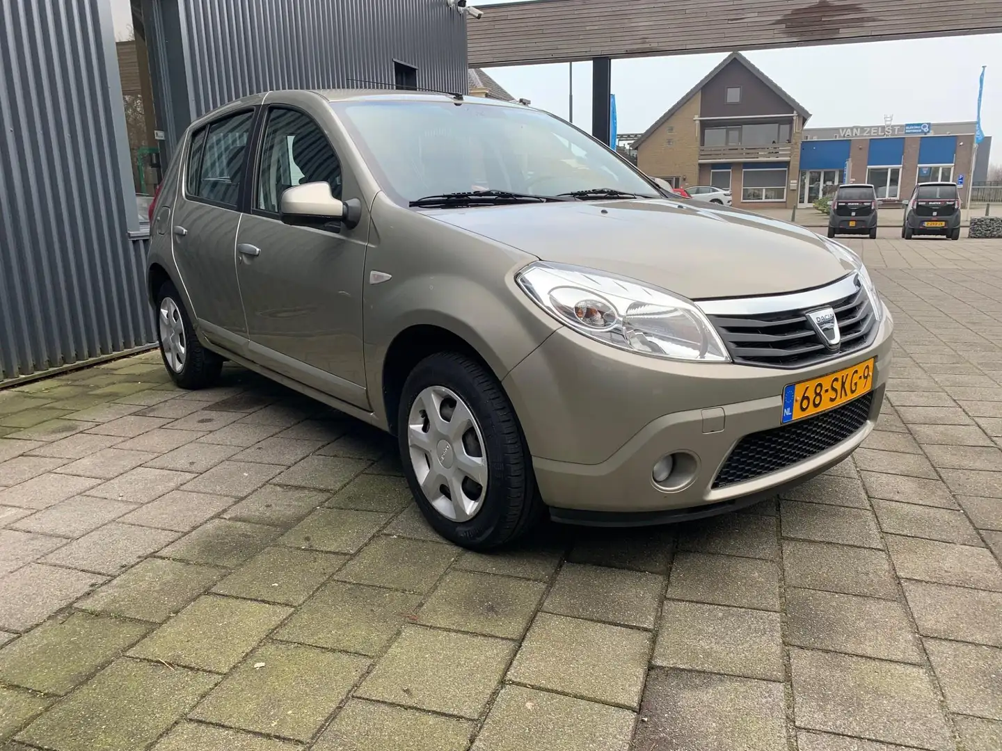 Dacia Sandero 1.2 Lauréate, AIRCO, NAP, ORGINEEL NL! Gris - 2