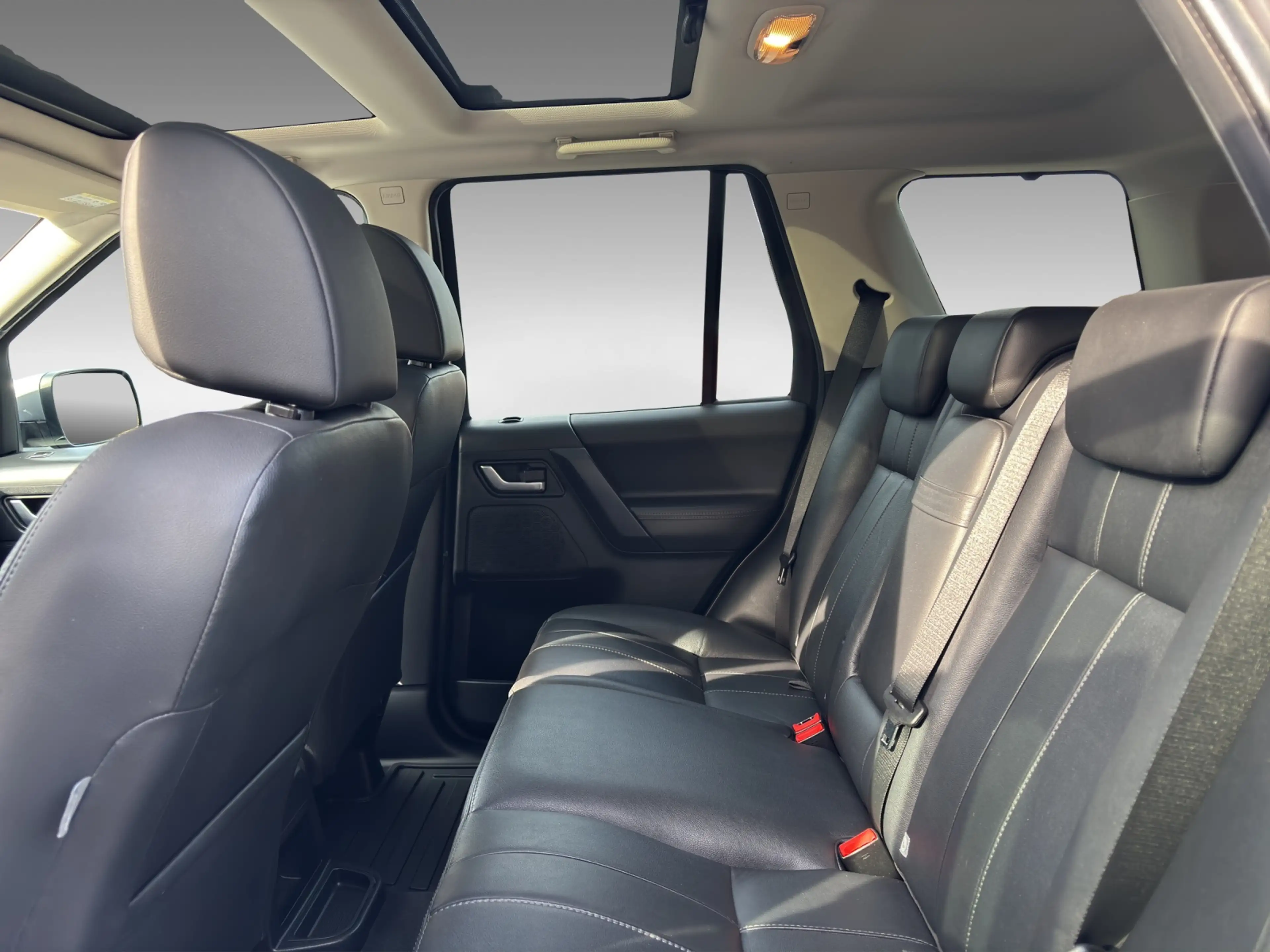 Land Rover Freelander HSE Autom. Leder Navi Pano Xenon MwSt — photo 8