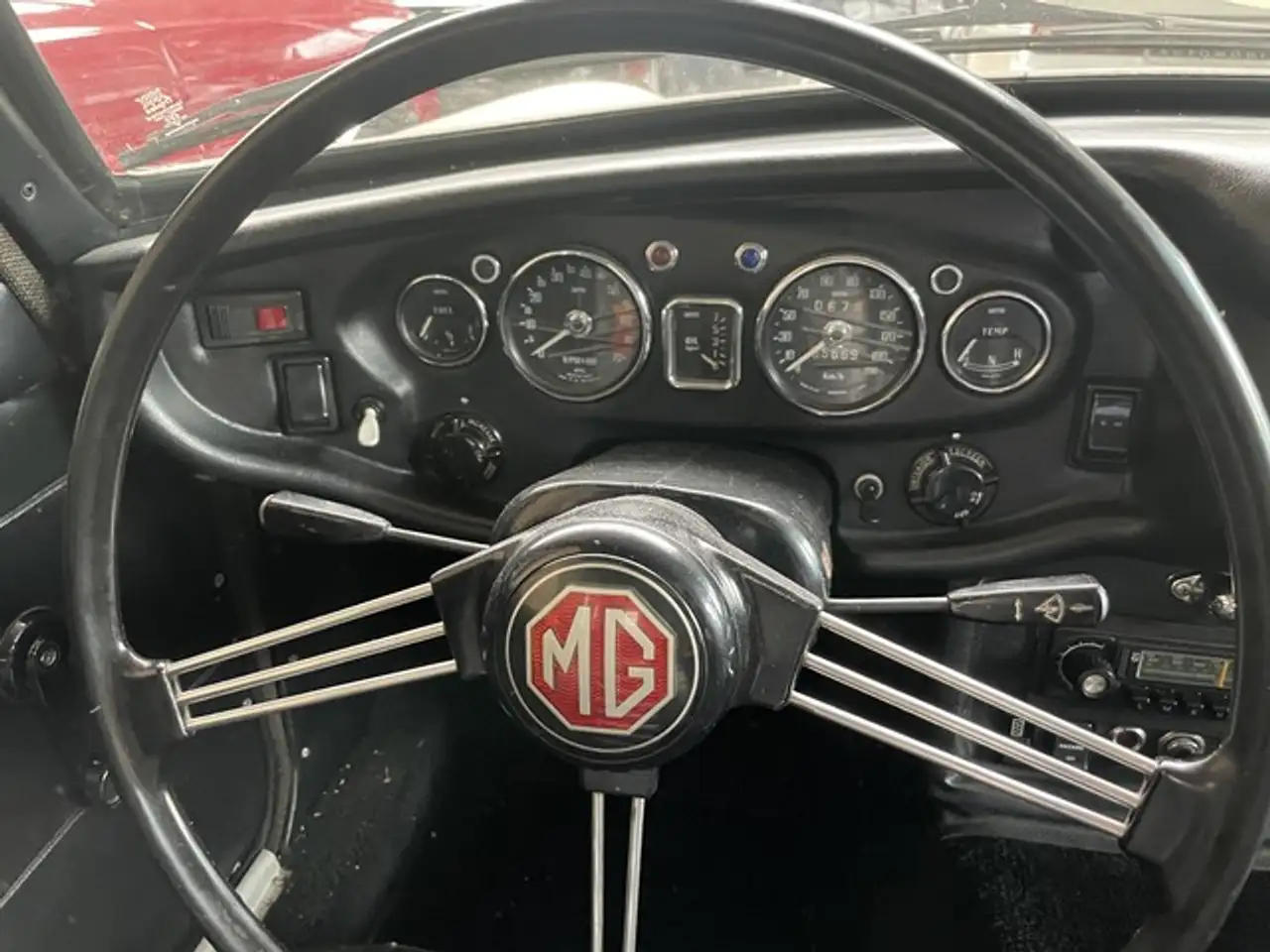 MG MGB -GT 1800, foto 7