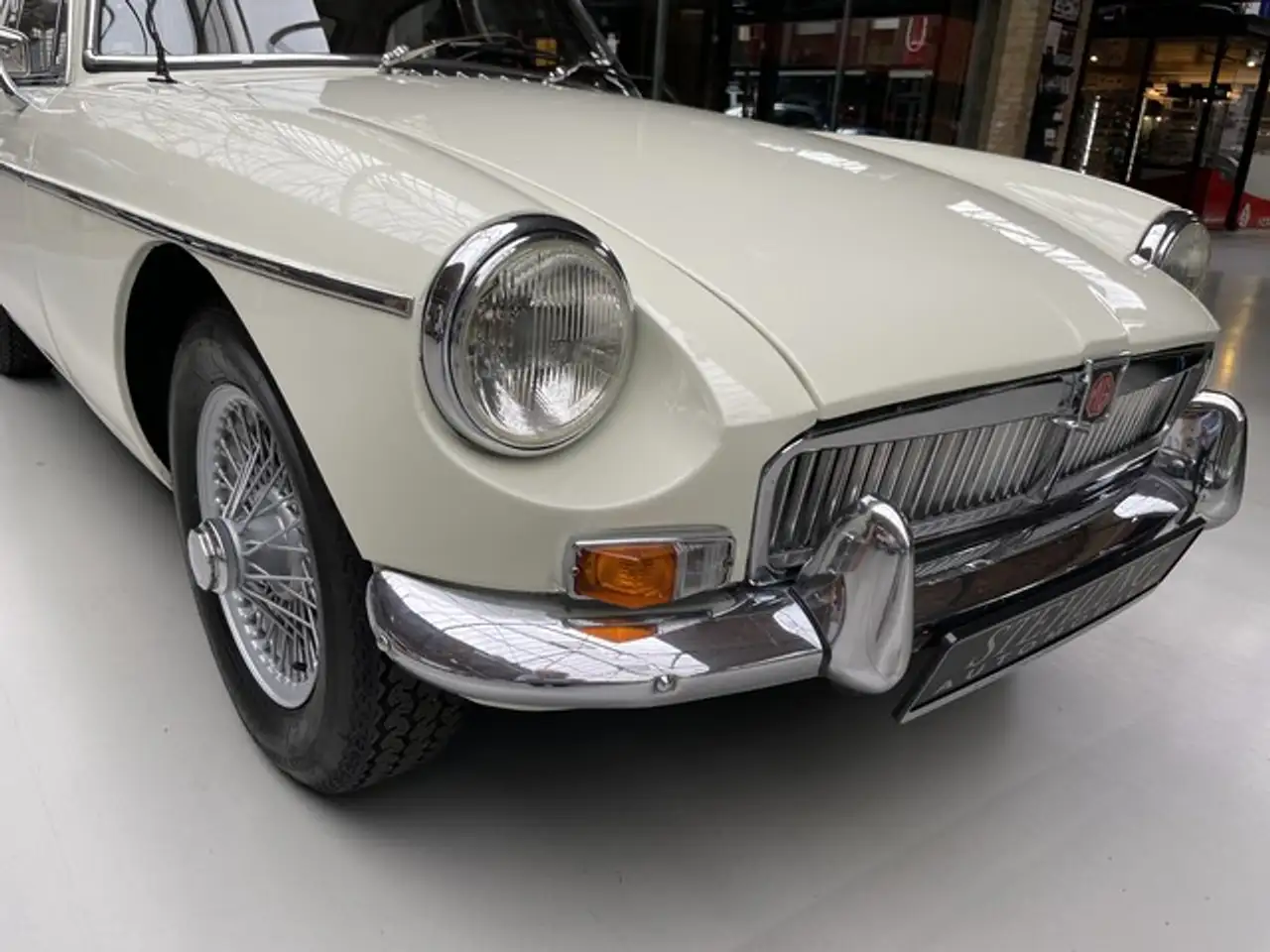 MG MGB -GT 1800, foto 3