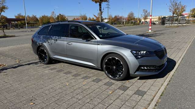 Imagine Skoda Superb Combi 2.0 TDI Sportline Pano AHK pACC StHz