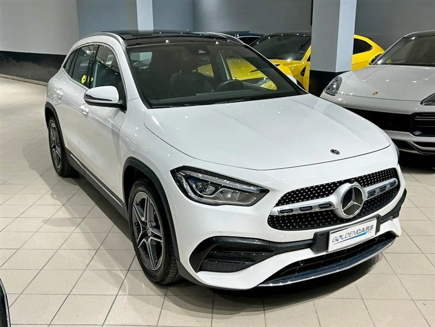 Mercedes-Benz GLA 200 GLA 200 d Premium auto Weiß - 1