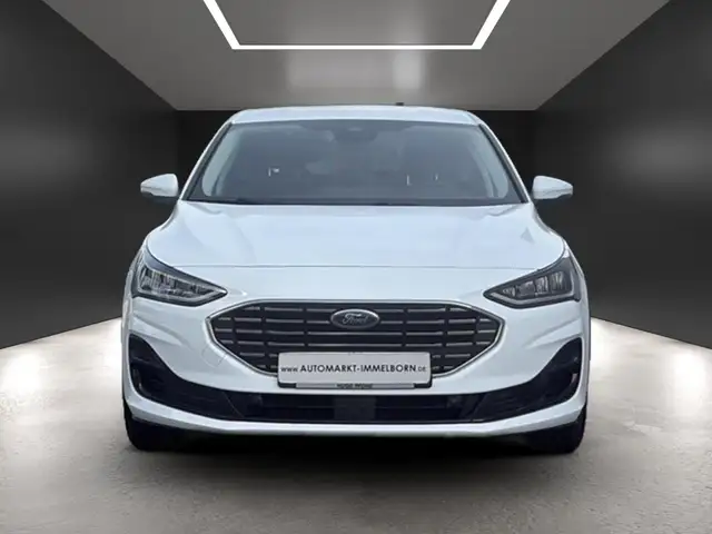 Ford Focus view 9