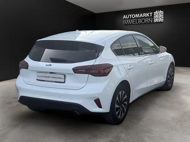 Ford Focus view 7