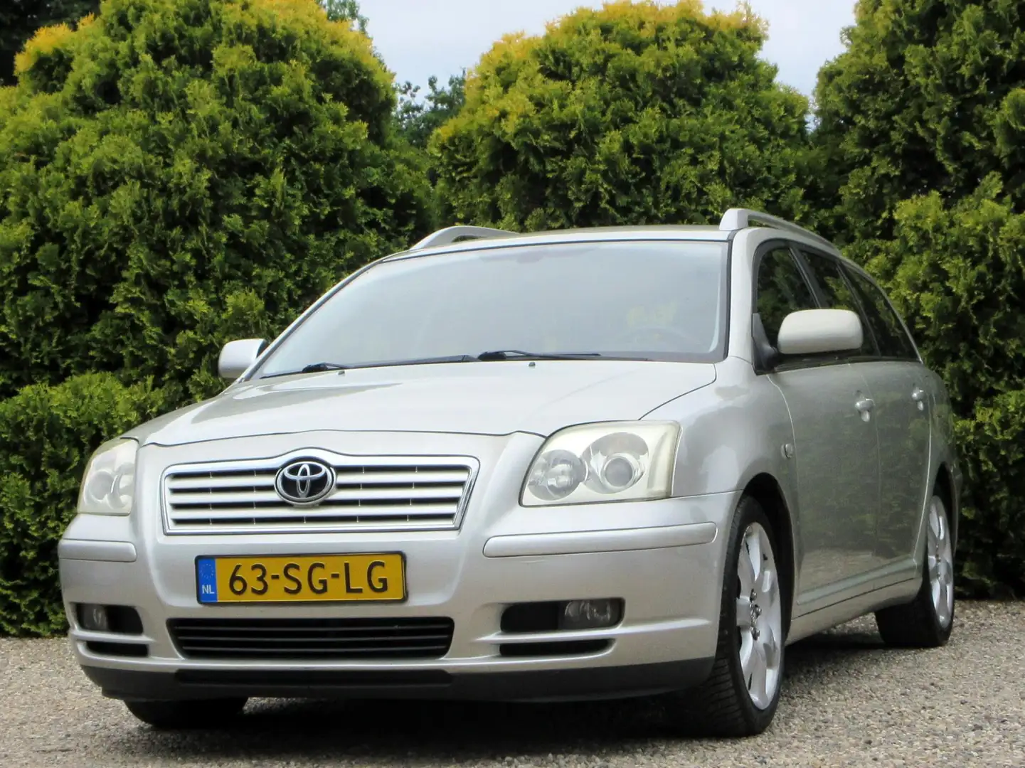 Toyota Avensis Wagon 2.0 VVTi Exec. Automaat*Leder*Ecc* Grijs - 2