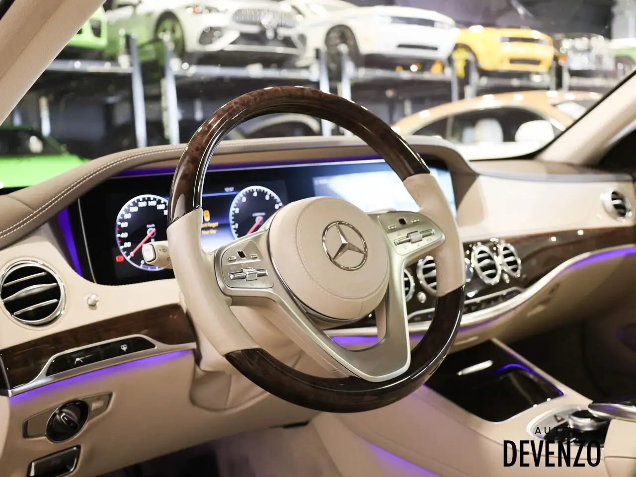 Mercedes-Benz S-Class снимка Mercedes-Benz S-Class