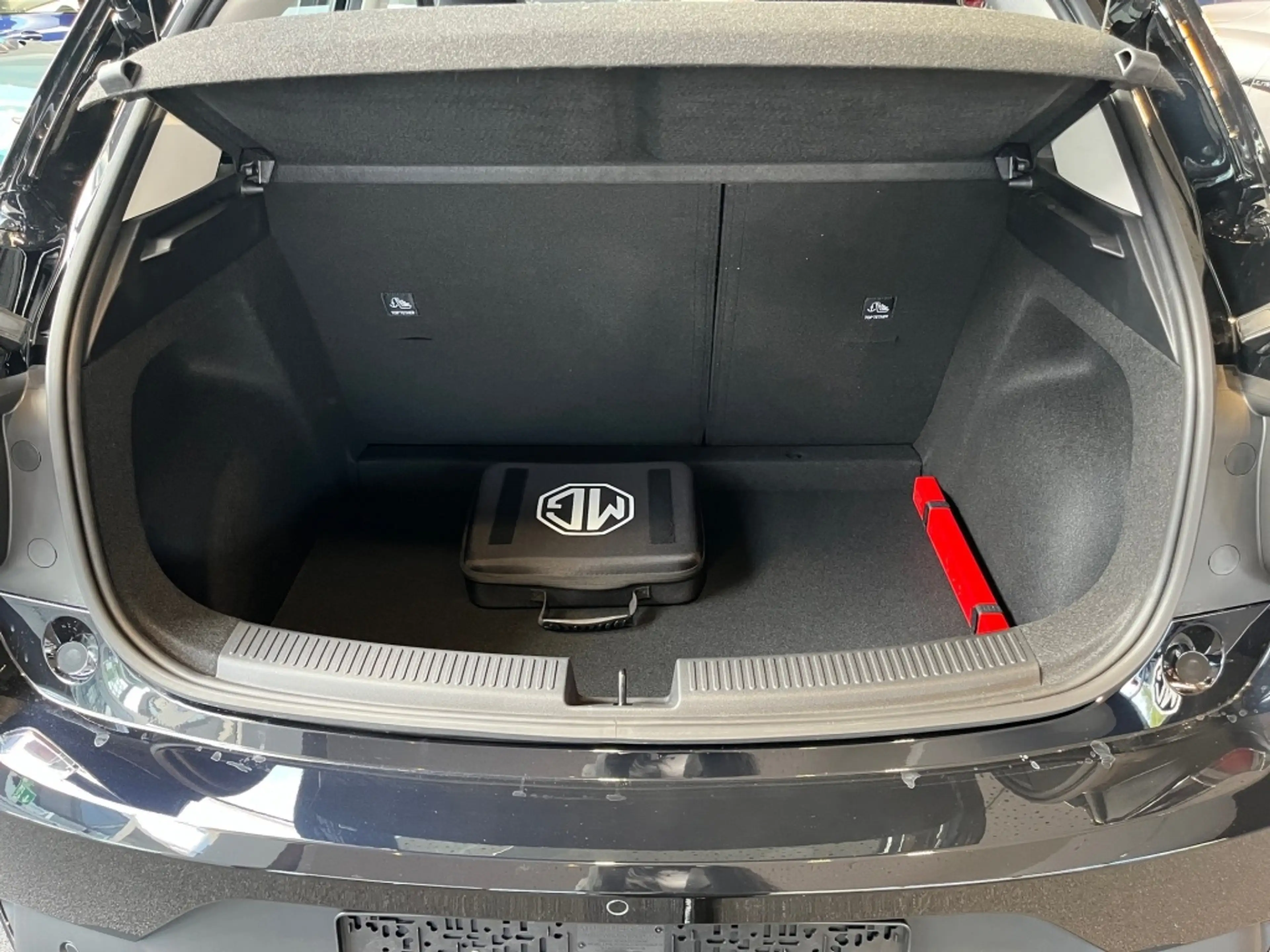 MG MG4 Urban Comfort Ambiente+360+Cam+LED+Keyl+Navi — photo 7